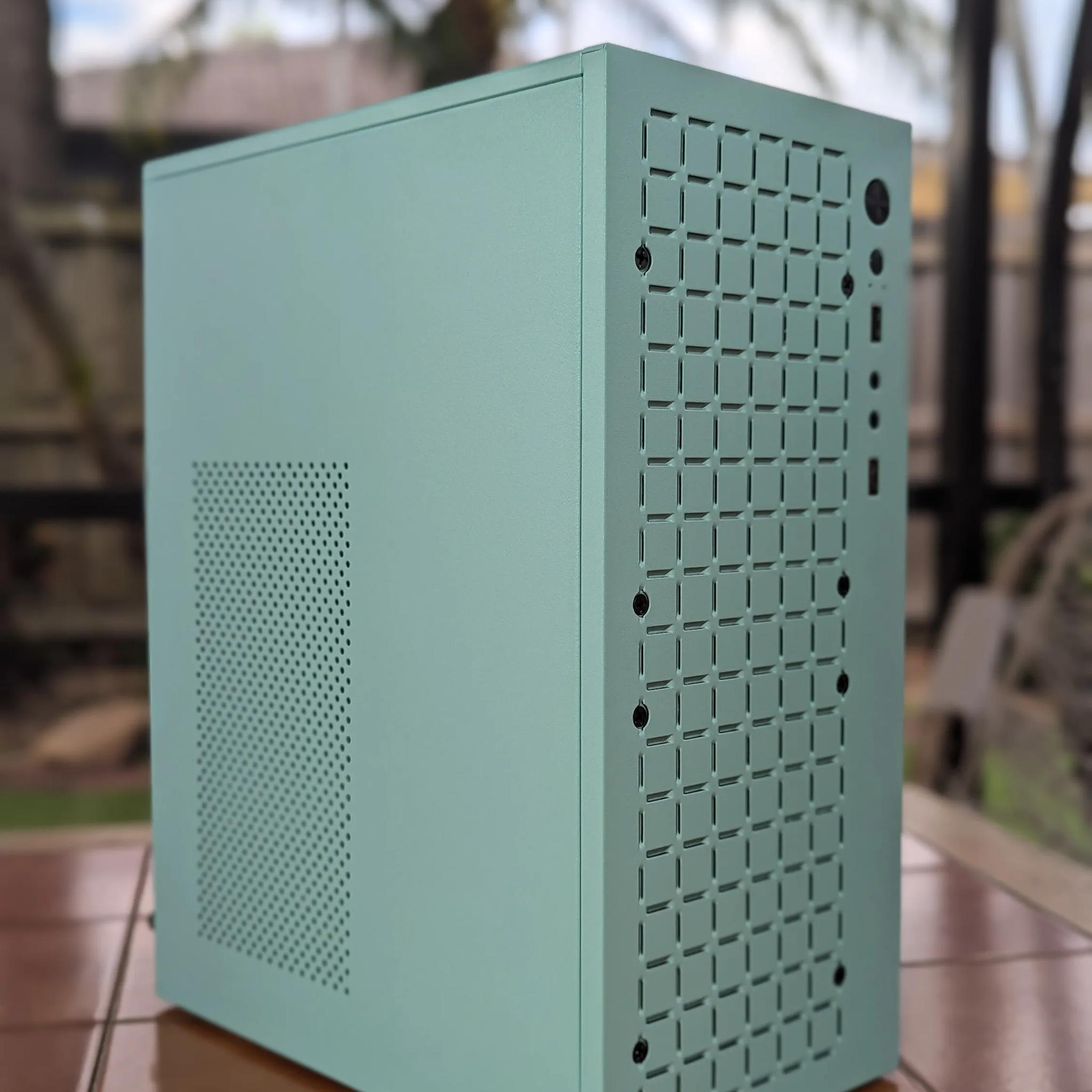 Tiny But Mighty - Ocean - RX 5600 XT Ryzen 5 3600 16GB 1TB NVME