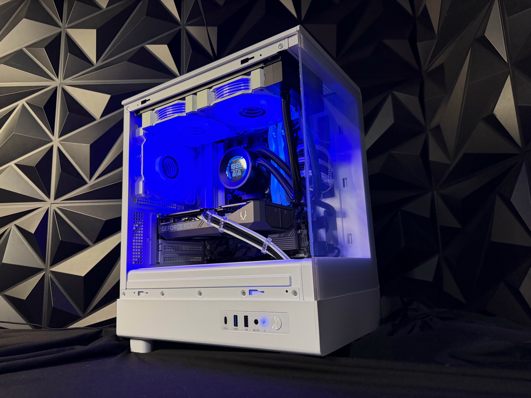 🖤 Black Heart 🖤 Ryzen 5 9600X| RTX 5060| 16 DDR5| 1.25 TB NVMe