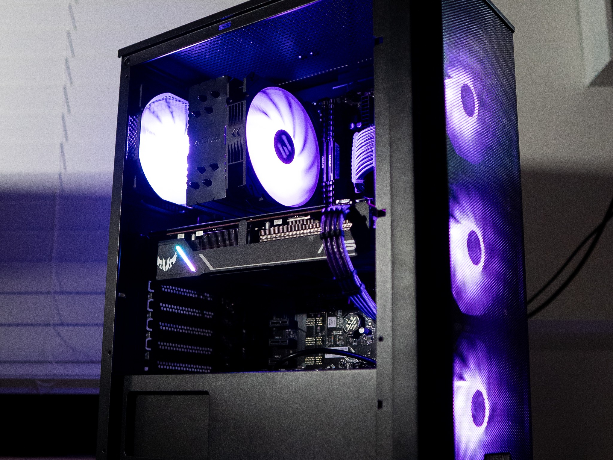 ⚫🟣 | RX 5600XT | INTEL i5 9400F | 32GB DDR4 RAM | 128GB NVME SSD + 1TB HDD | Amethyst Achiever |