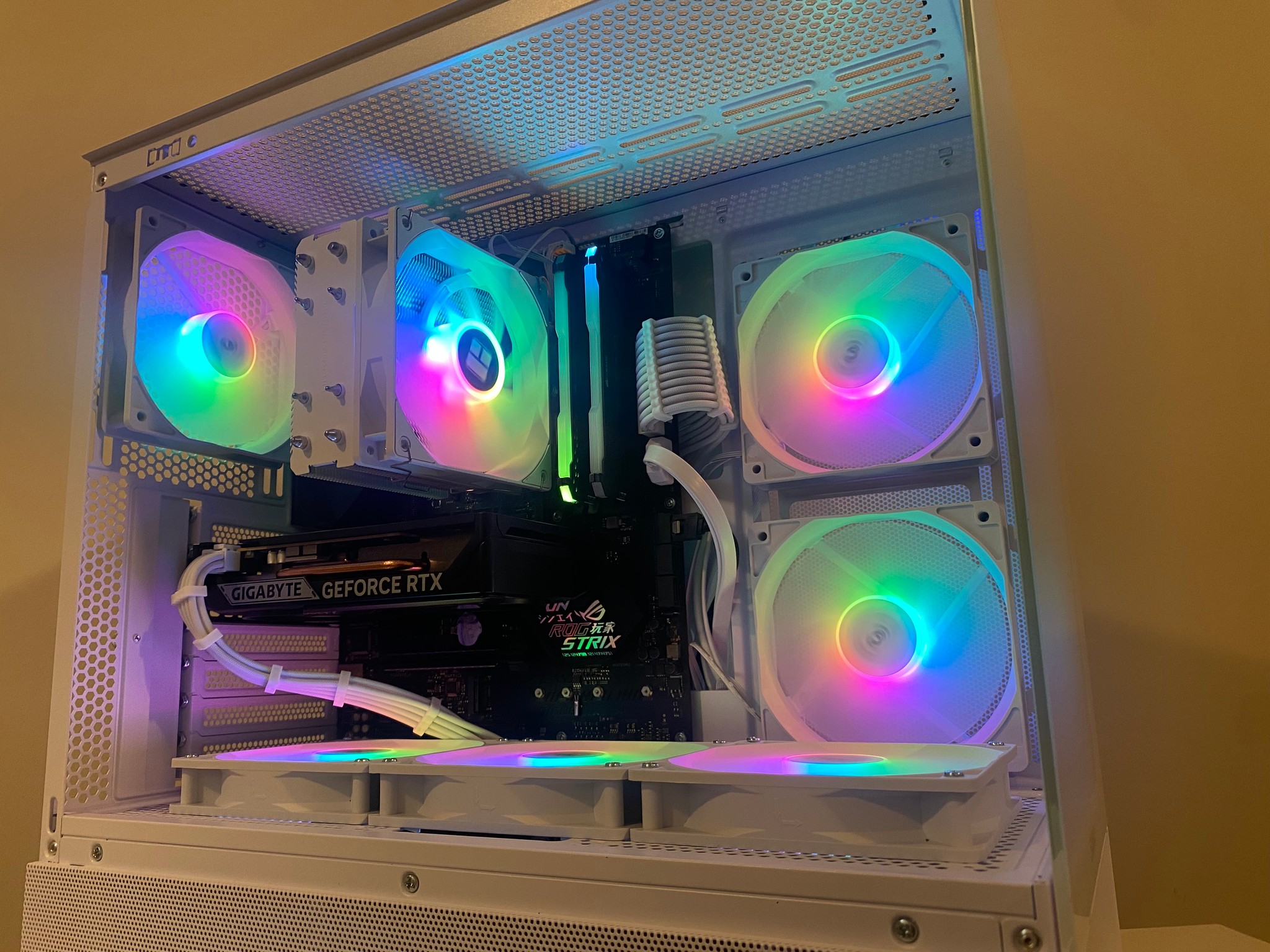 White RGB Gaming PC | Ryzen 7 3700X | RTX 5050 8GB | 16GB RGB | 500GB M.2 SSD