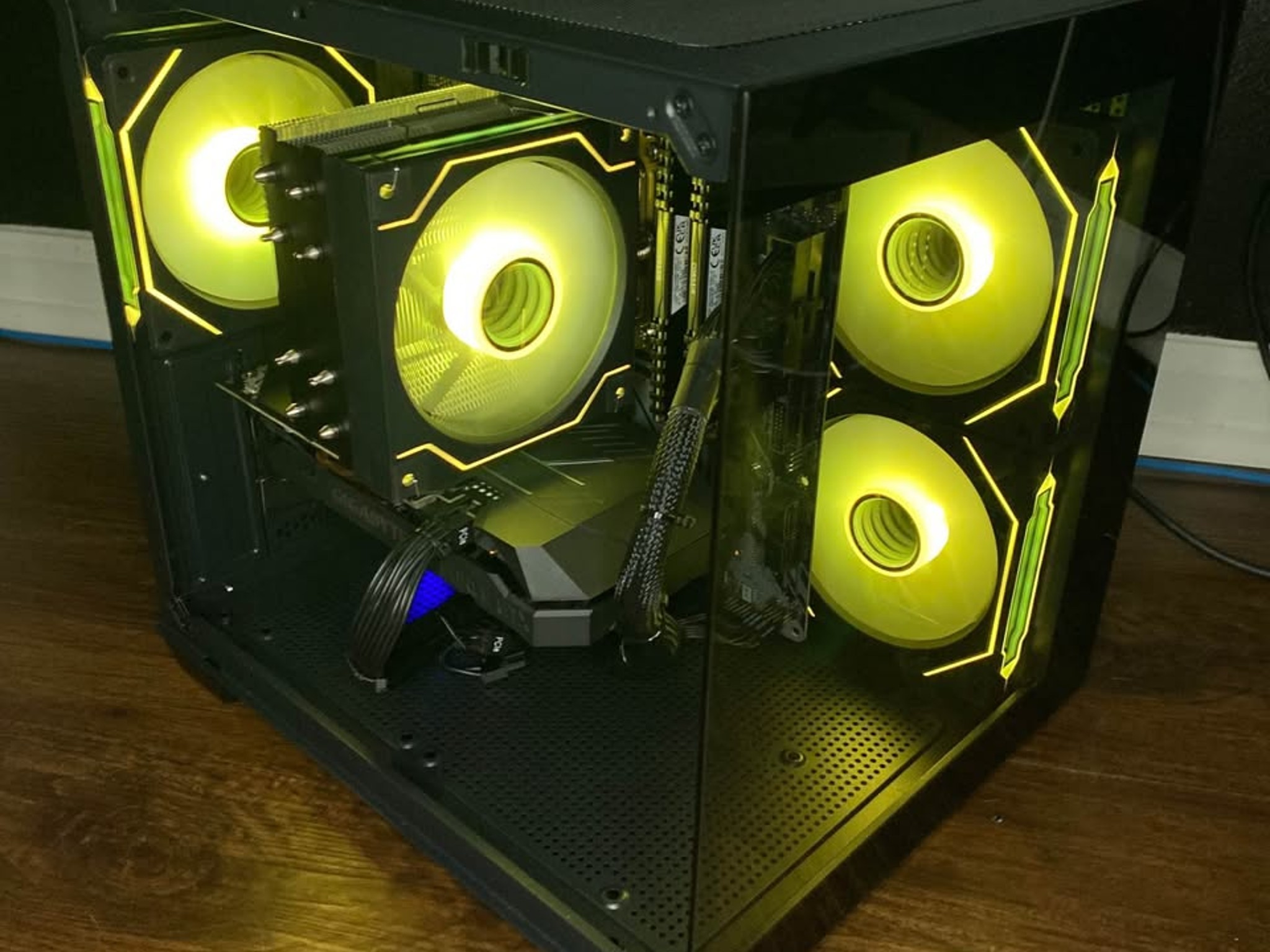 Black Gaming PC (GTX 1660 Ti 6GB + I5-9400F + 16GB DDR4 + SSD)