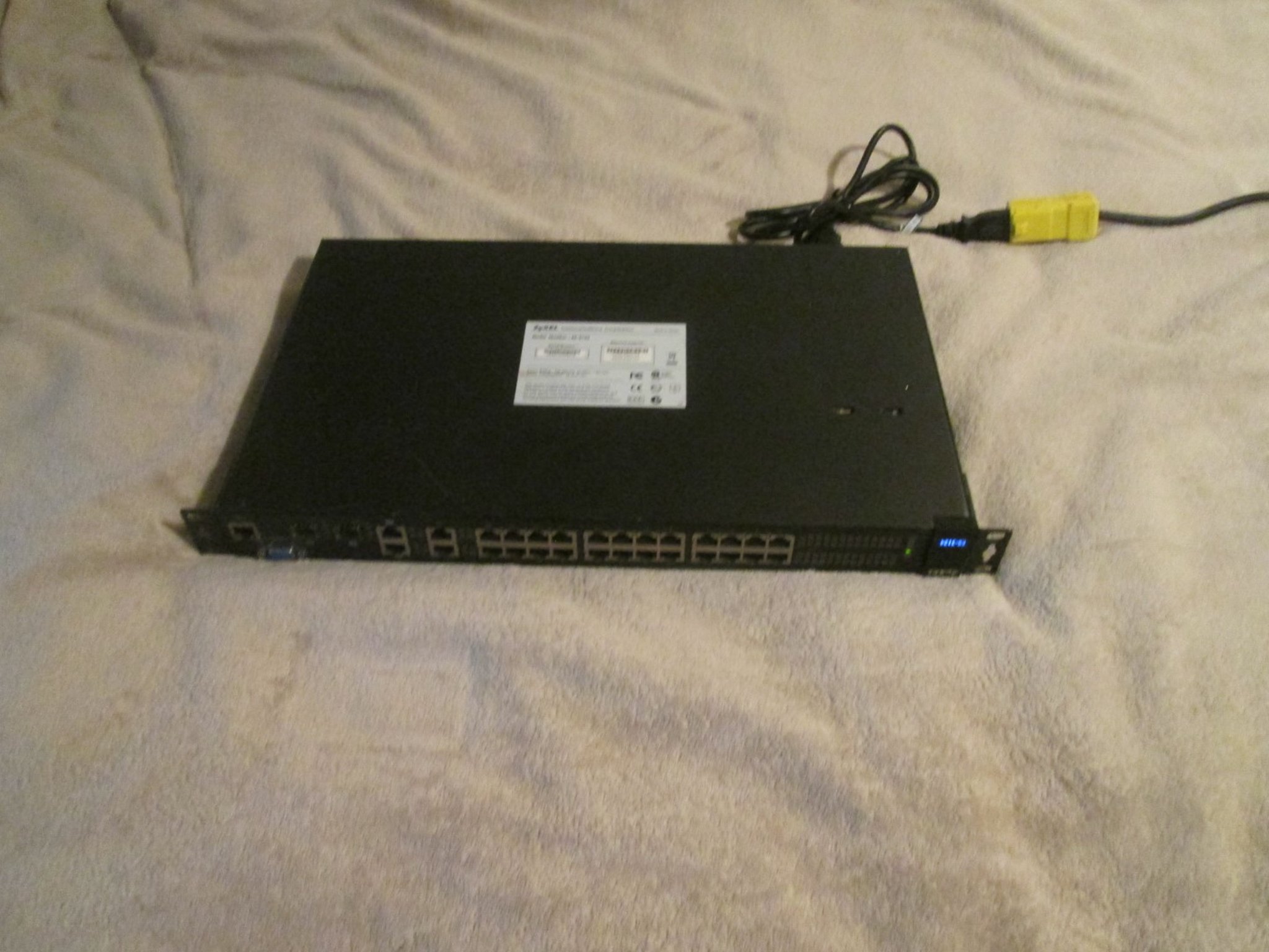 Zyxel Es-3124 Ethernet Switch 24 Port