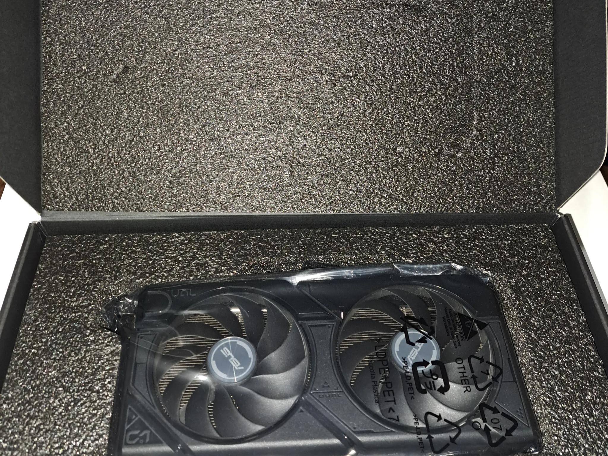 Asus Dual GeForce RTX 4070 OC EVO GPU