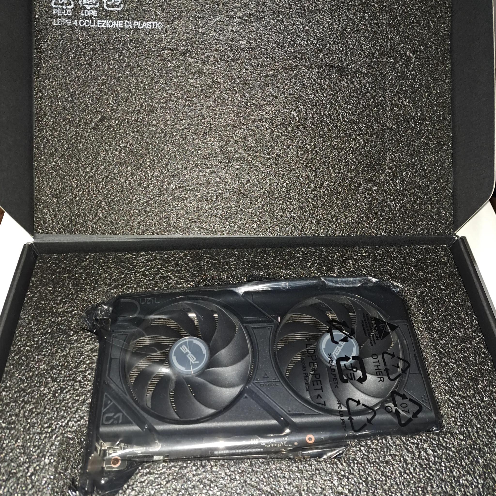Asus Dual GeForce RTX 4070 OC EVO GPU