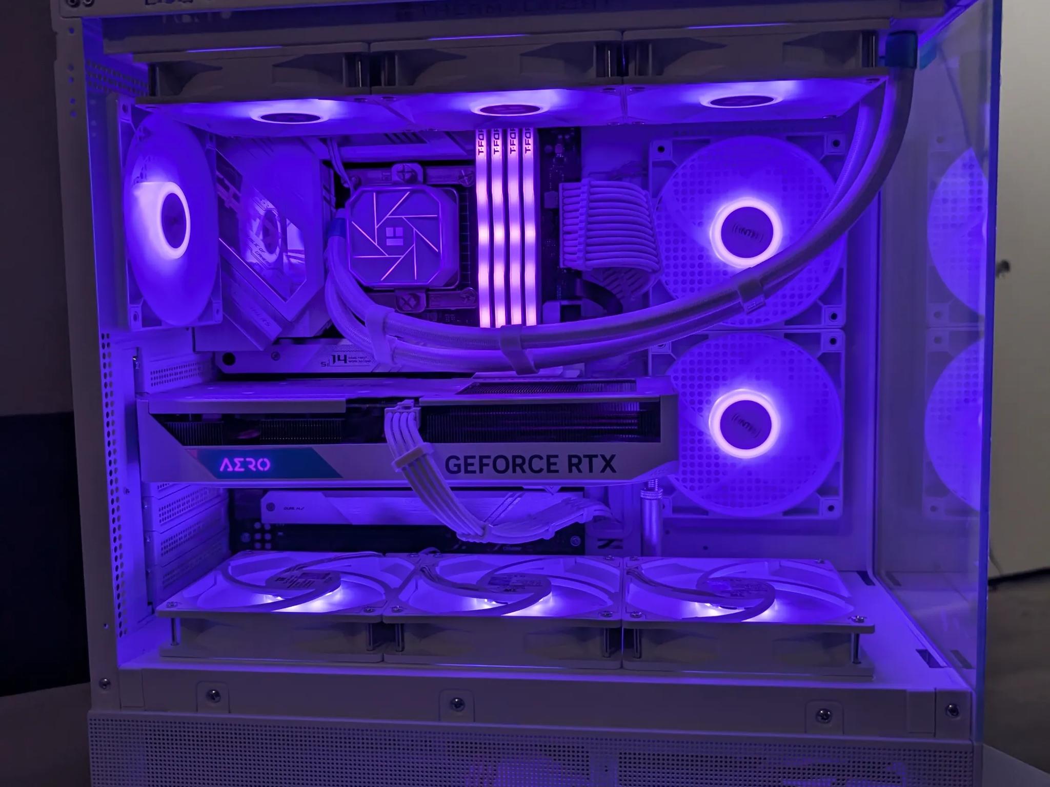 Powerful White Gaming PC! i7 12700KF / RTX 4070
