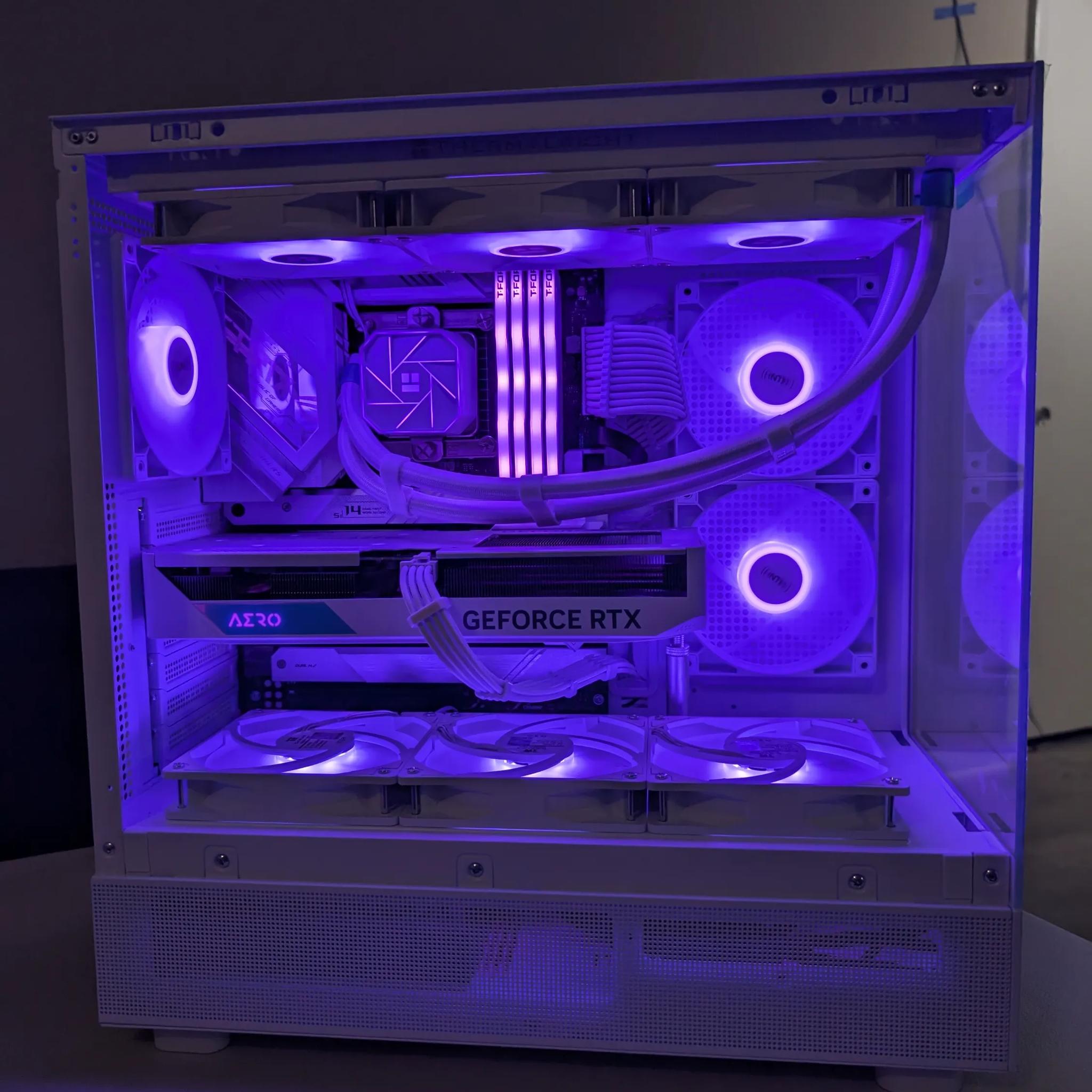 Powerful White Gaming PC! i7 12700KF / RTX 4070