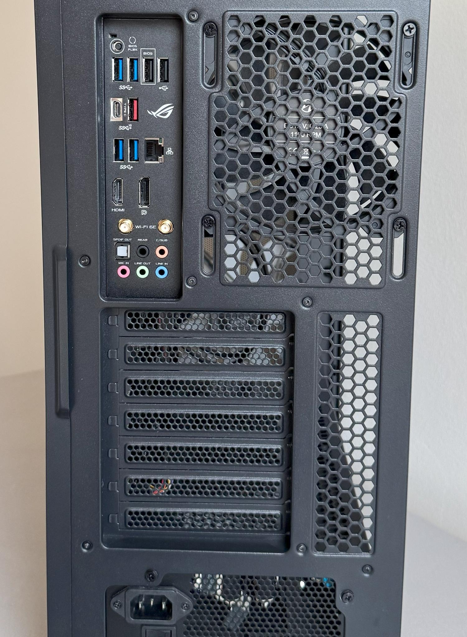 ASUS STRIX B550-F AMD Ryzen 5 5600GT Gaming PC Radeon Vega 7 Graphics 32GB DDR4 1TB SSD Lian Li 215