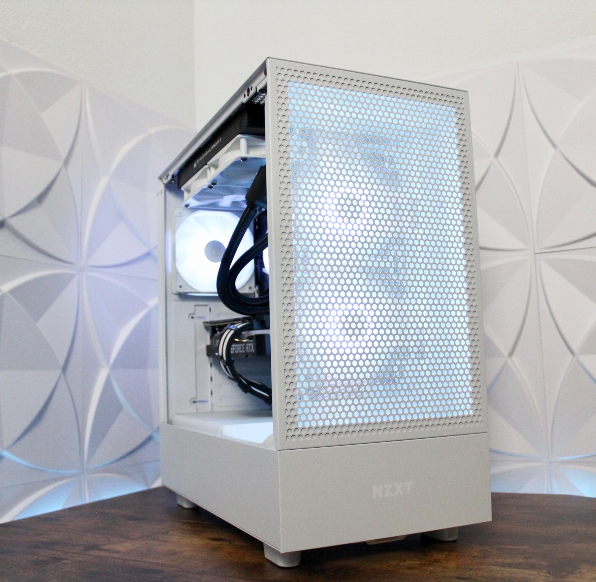 ⚪️ Domino ⚫️ Ryzen 5 5600 | RTX 3060 Ti | 32GB DDR4 | 1TB M.2 | W11 + WiFi