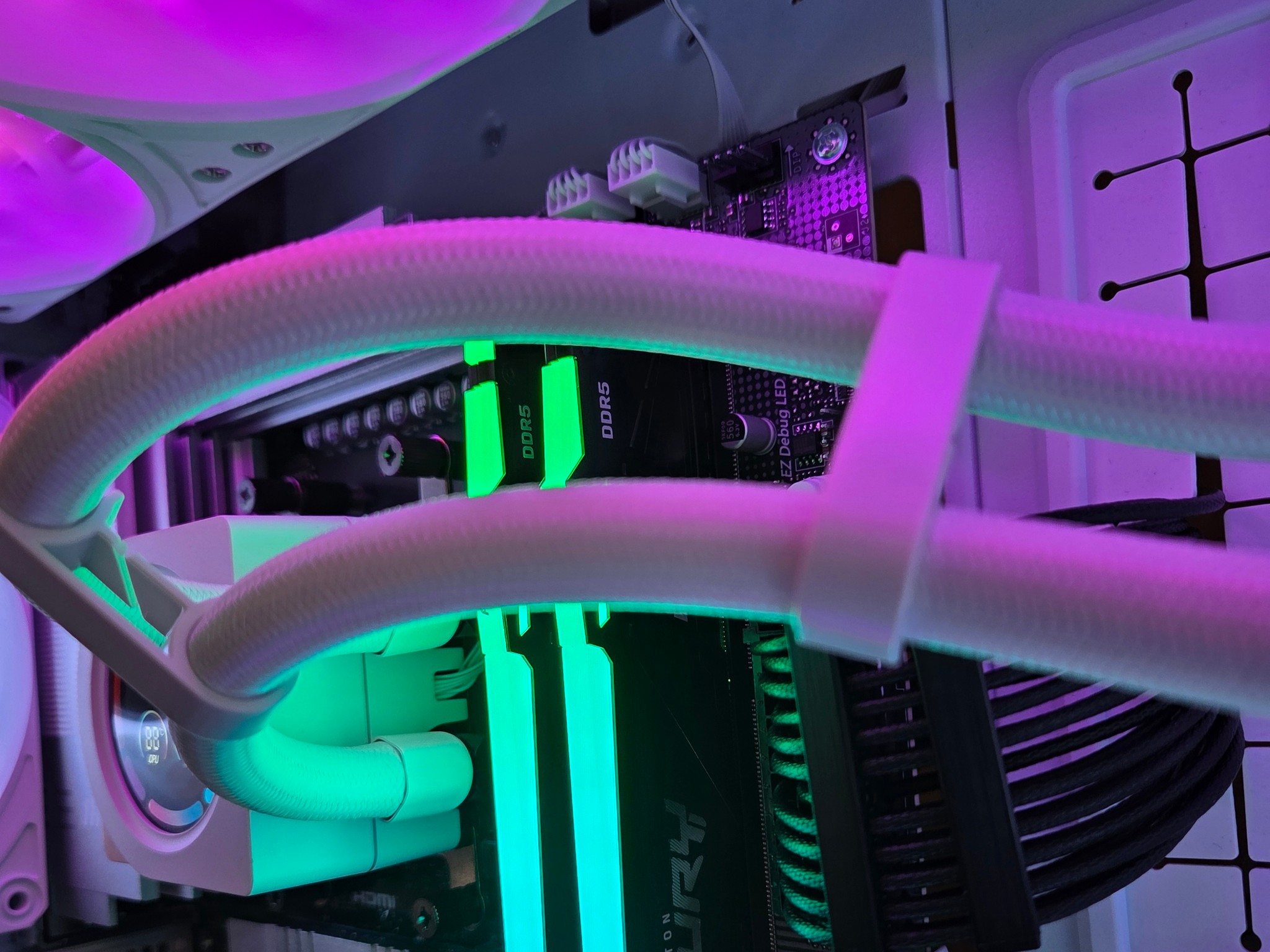 4K Gaming PC | Lian Li | 9800X3D | RX 9070XT 16GB | 32GB DDR5 | NVME |Wifi | Windows 11