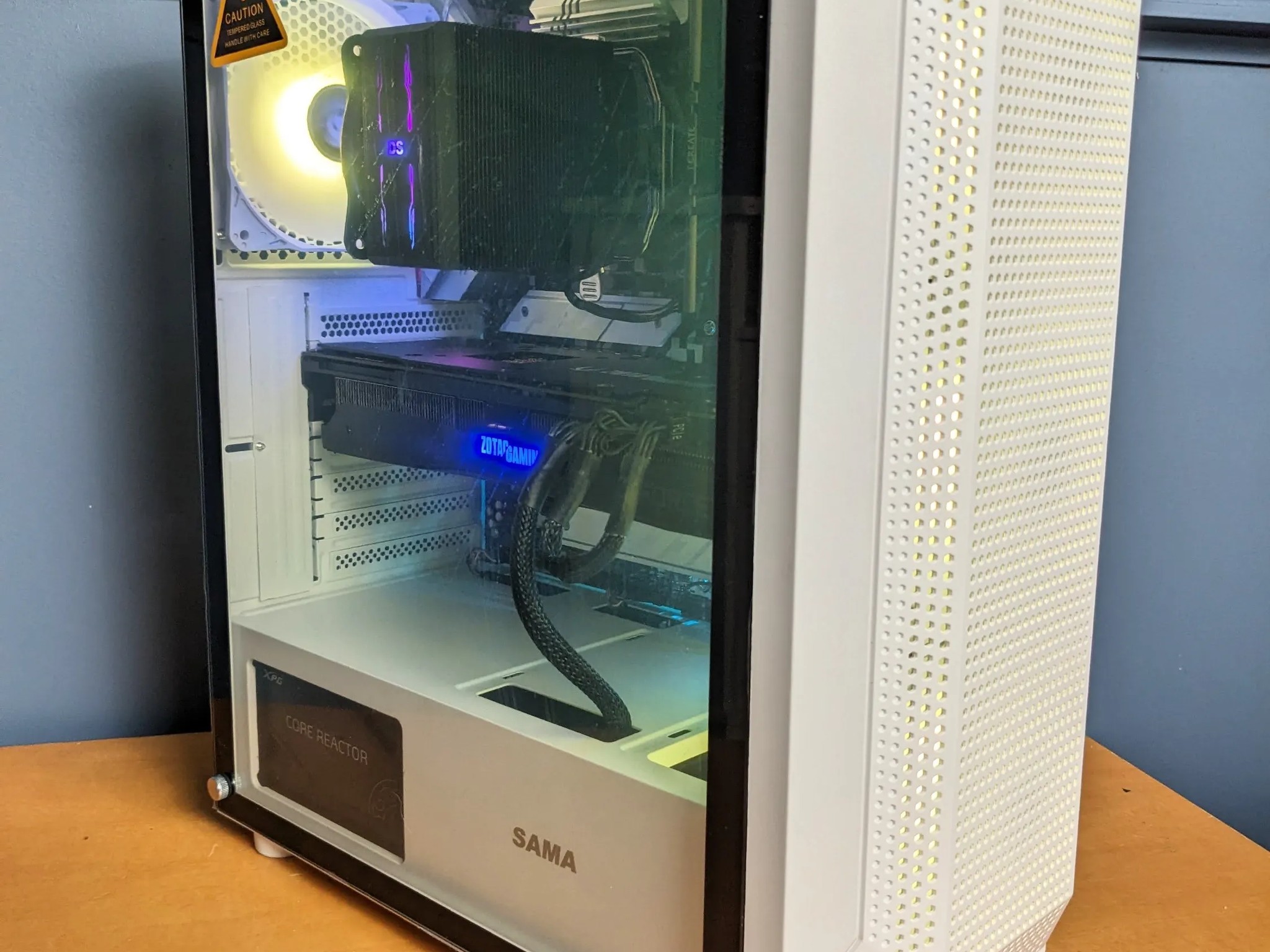 ⚡White Lightning⚡ i5-10400f, RTX 2070, 16GB DDR4 RAM, 1TB SSD M.2, White Case, RGB, Windows 11 Pro