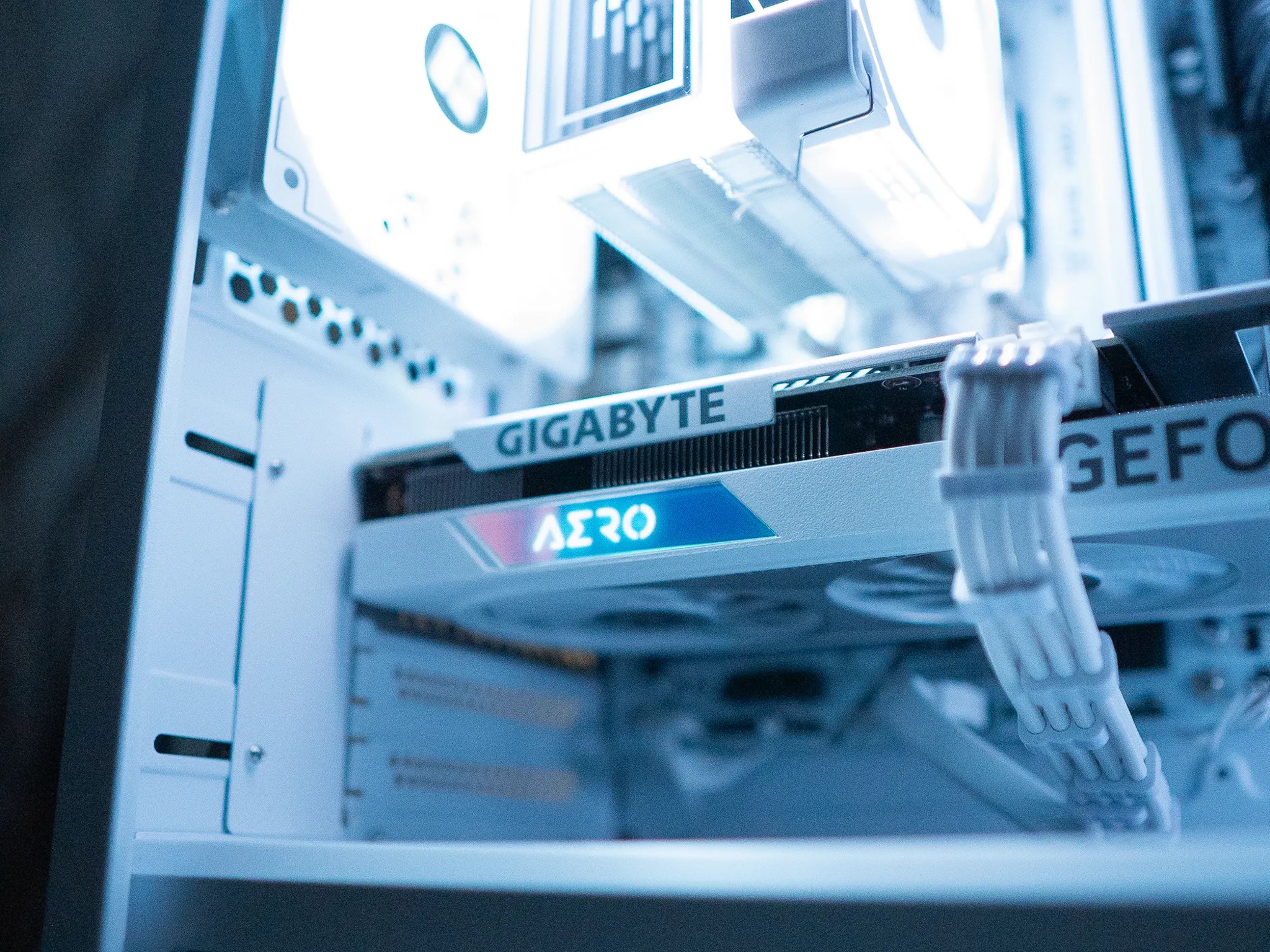 🌨🌨 | NVIDIA RTX 4060 | RYZEN 5 3600X | 16GB DDR4 RAM | 1TB NVME SSD | Arctic Snow 2.0