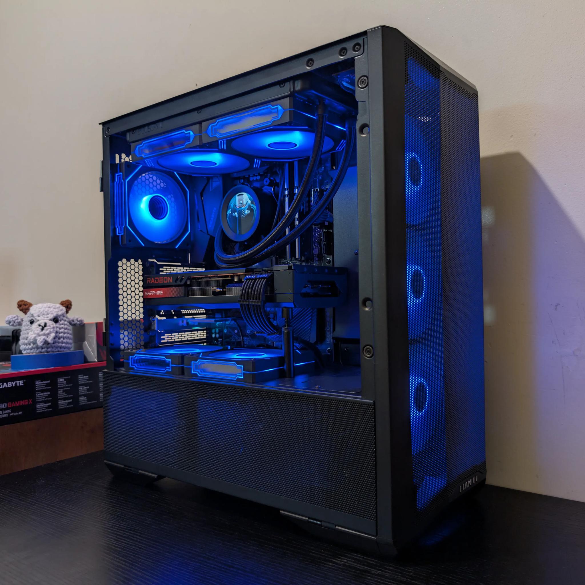 🔥Black RGB Gaming PC | RX 7800XT | Ryzen 7 5700X | 1TB SSD | 32GB RAM | WiFi 6 & Bluetooth🔥
