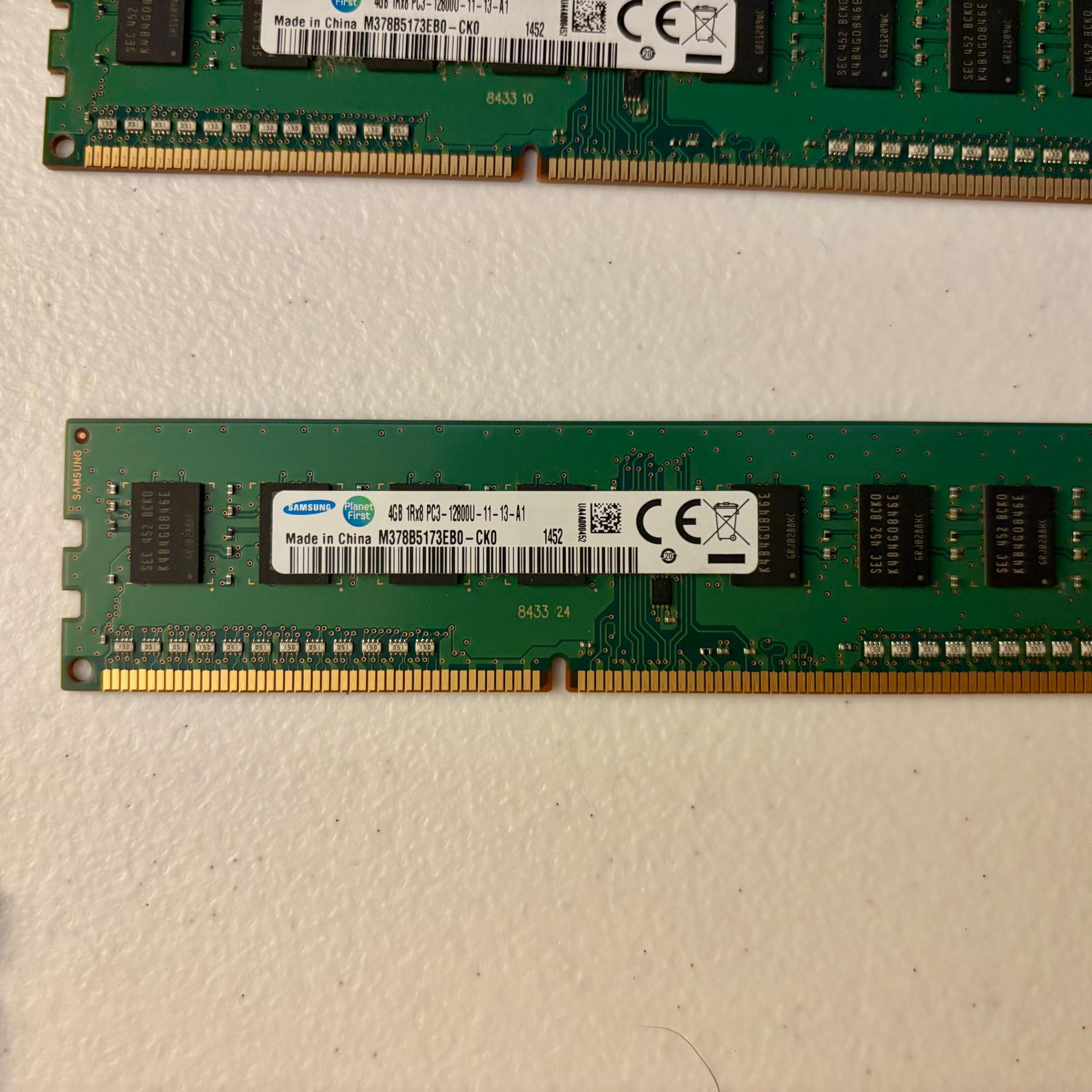 Lot of 12X 4GB DDR3 1600MHz PC3-12800