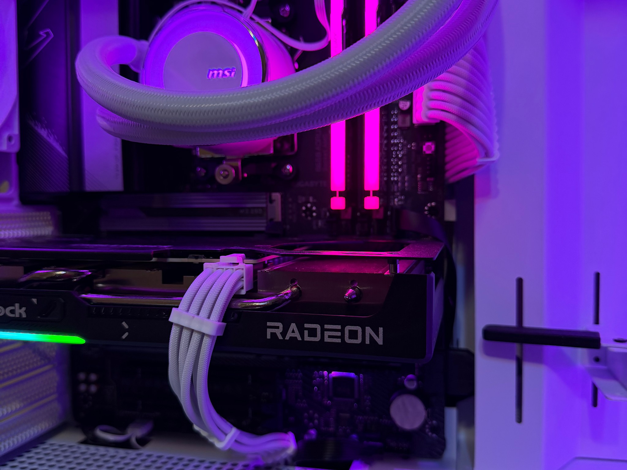 RX 9600 XT 16GB | Ryzen 5 9600X | 32GB RGB DDR5 | 1TB Gen4 NVMe | Custom-Built PC