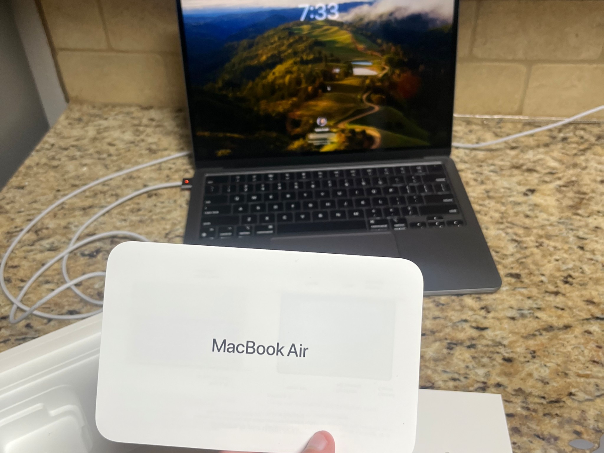 Apple 2022 MacBook Air Laptop with M2 chip, 13.6-inch Liquid Retina Display, 8GB RAM, 256GB SSD