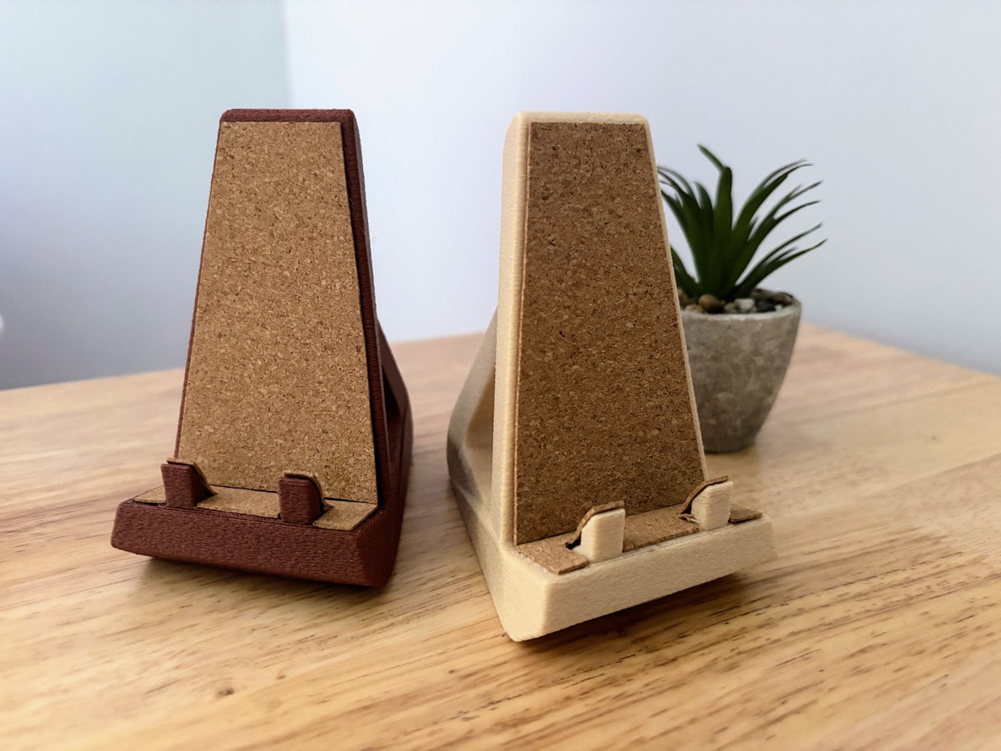 Minimalist Wood PLA Mouse Stand, Cork Lined, Gaming Desk Accessory (3D Printed)
