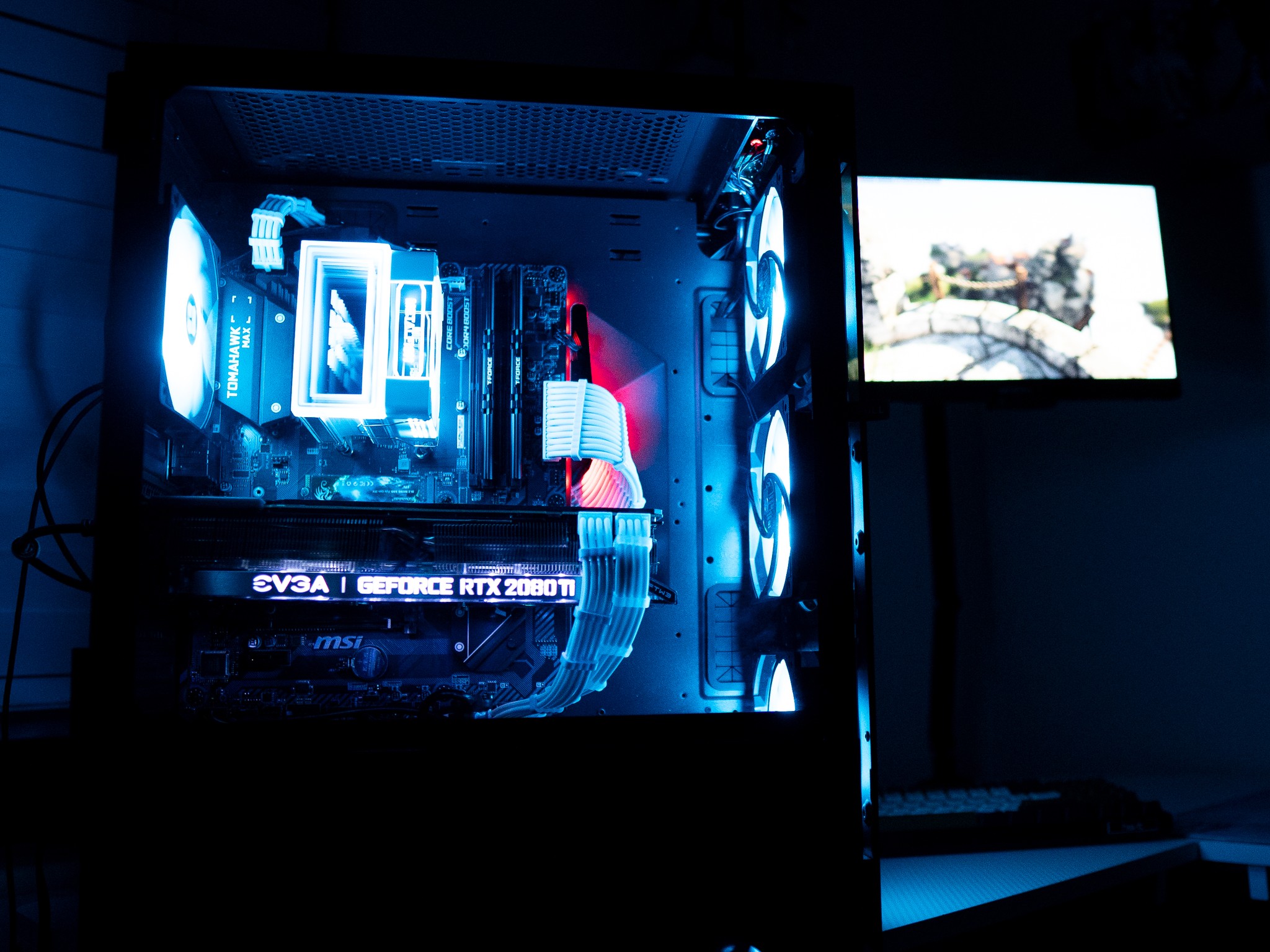 ⚪🟣 | NVIDIA RTX 2080Ti | RYZEN 5 3600X | 16GB DDR4 RAM | 1TB NVME SSD | Amethyst Achiever 2.0