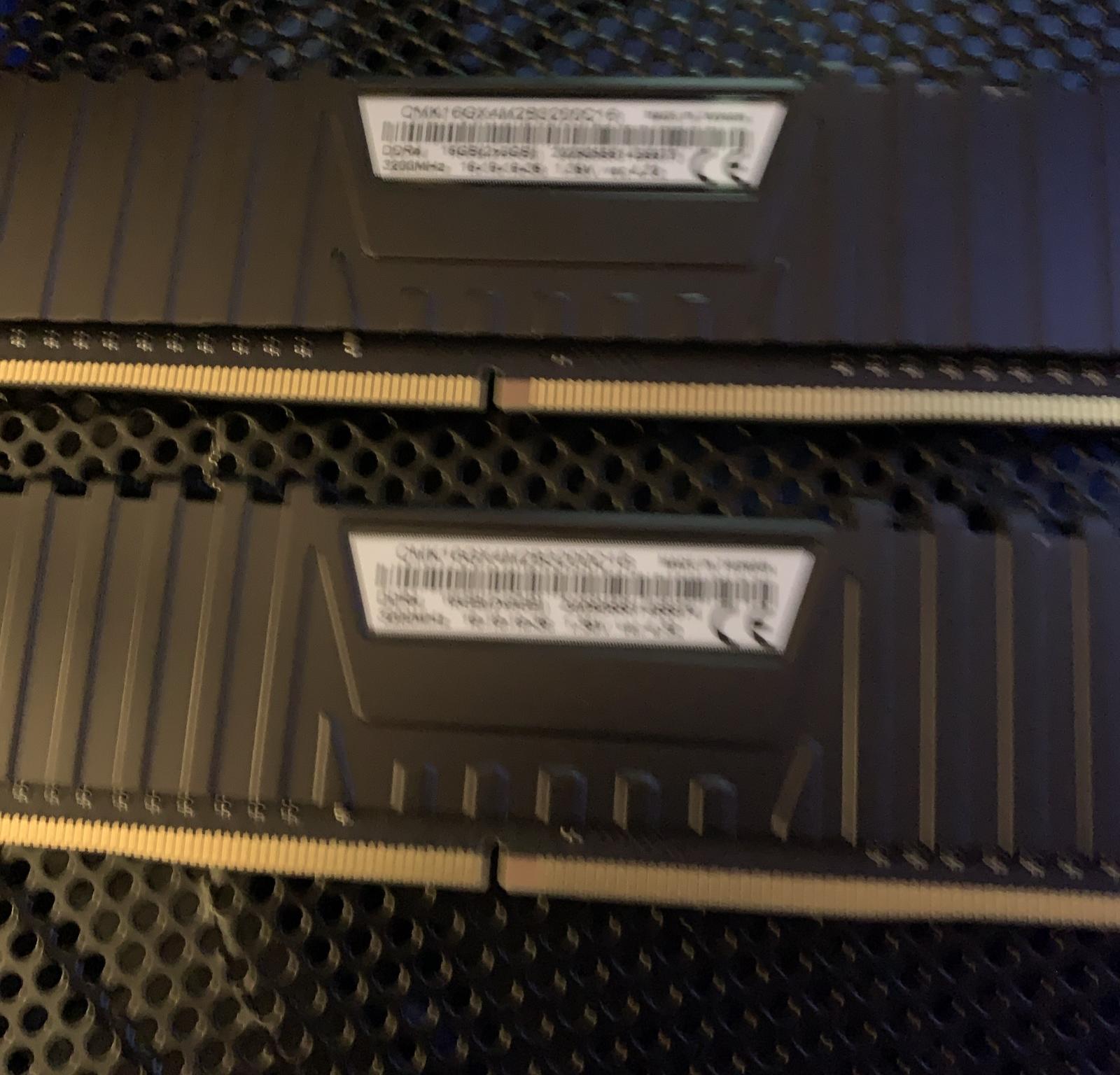 Corsair Vengeance LPX DDR4 Ram 16gb(2x8gb) 3200 MHZ RAM