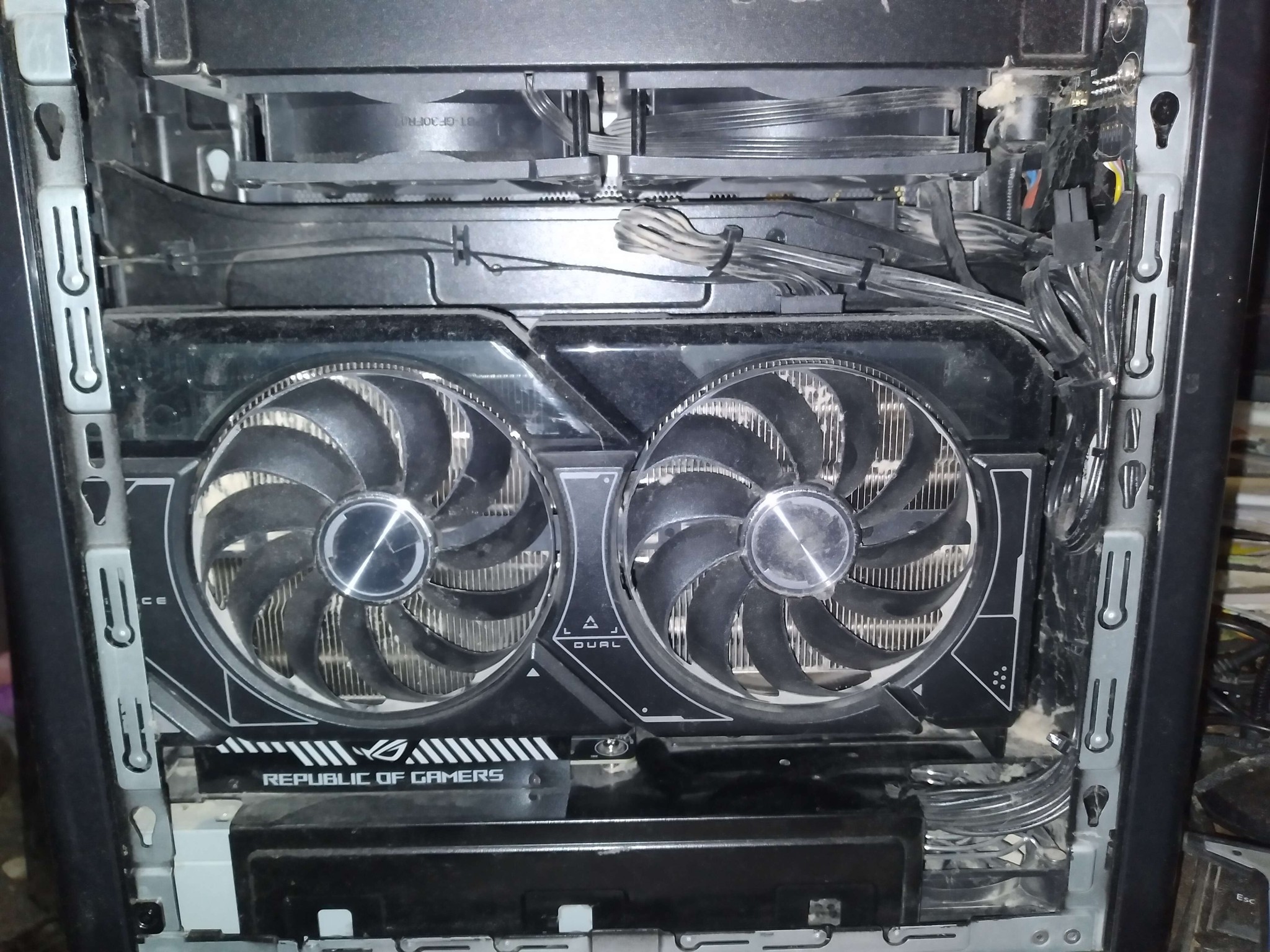 tiny but powerful ROG gaming pc