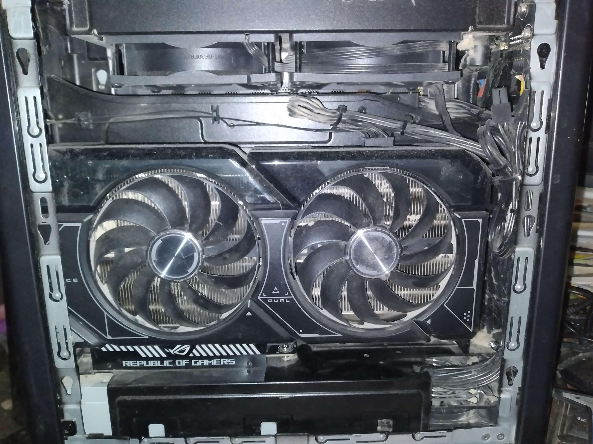 tiny but powerful ROG gaming pc