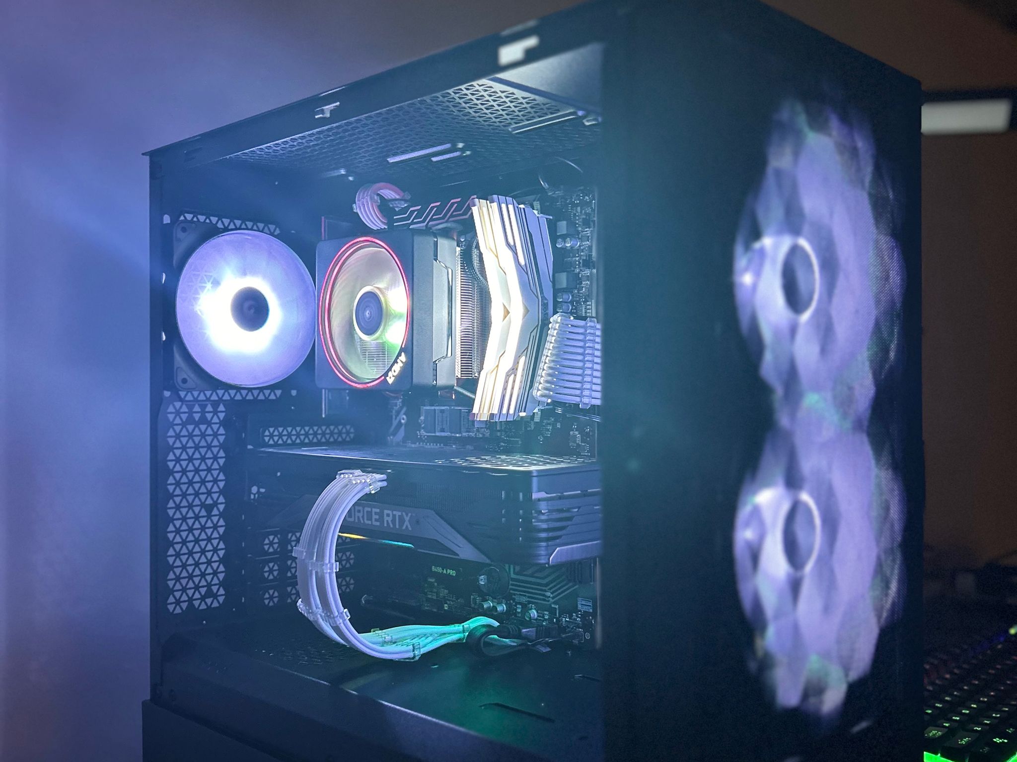 GREAT VALUE 1440P || ❄️⚫Obsidian Frost⚫❄️ || RTX 3070/Ryzen 5 5600X/32 GB DDR4/512 GB NVME/WiFi