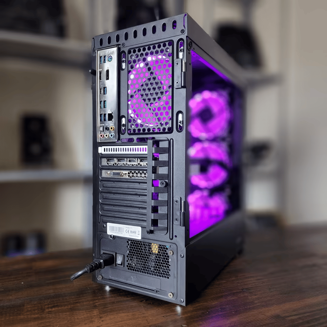 Nvidia GeForce GTX 1070 // AMD Ryzen 5 1600 // Corsair LPX 16GB 3200MHz
