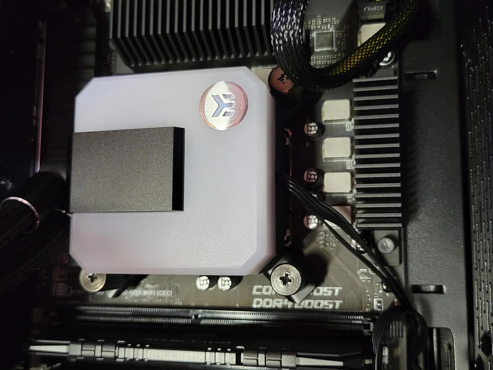 Mek Hero G1 Gaming Computer