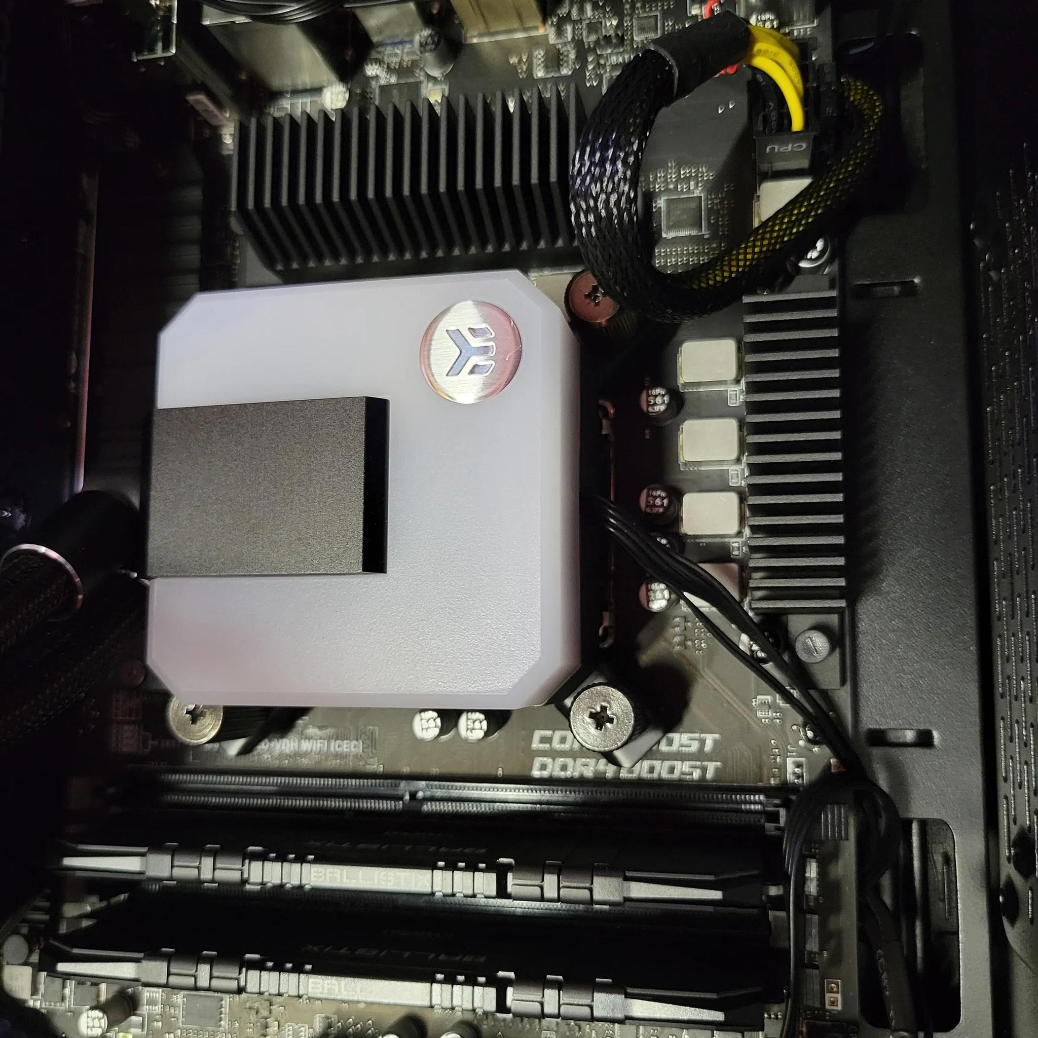 Mek Hero G1 Gaming Computer