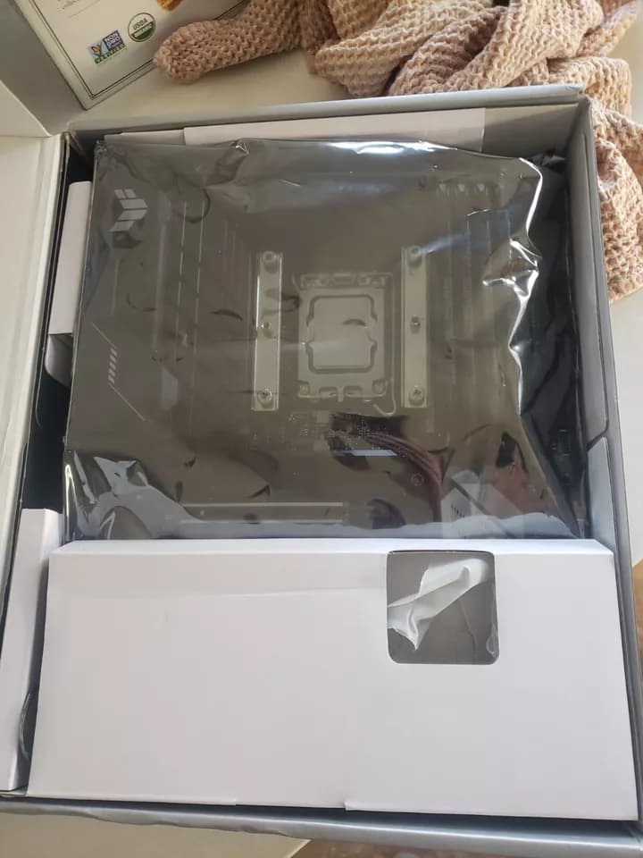I7 12700k processor with 32GB DDR4 Tuf H670 Board And More Bundle