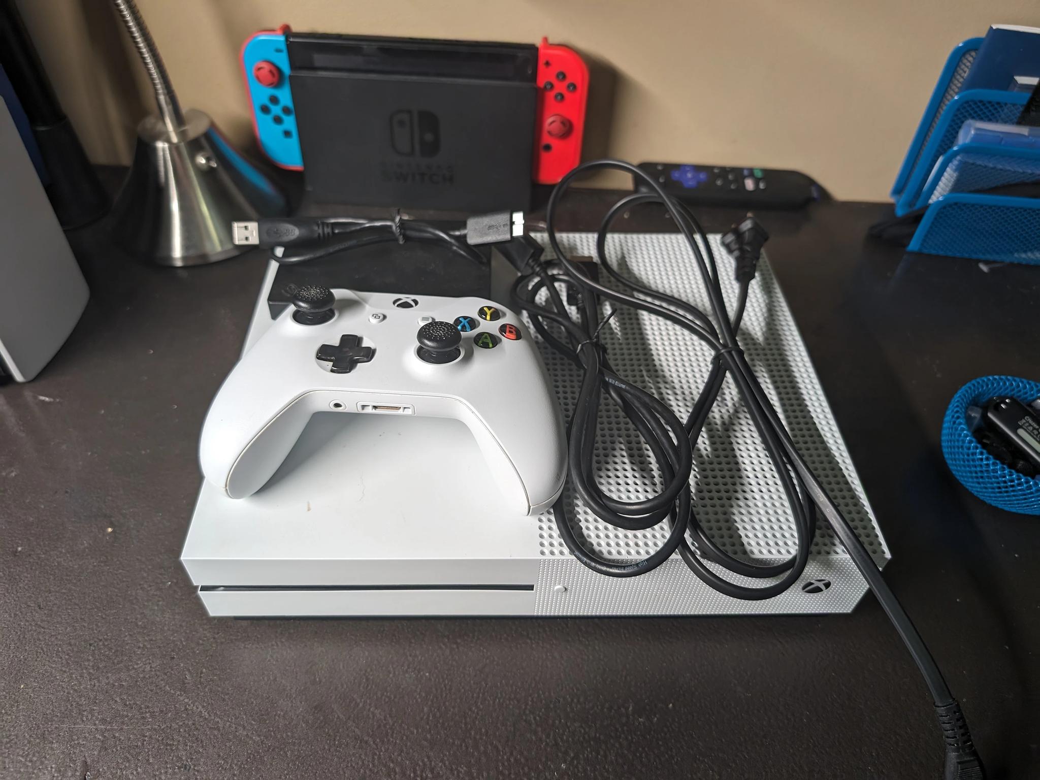 [Used] Xbox One S bundled with 17 games and a 2TB External drive.