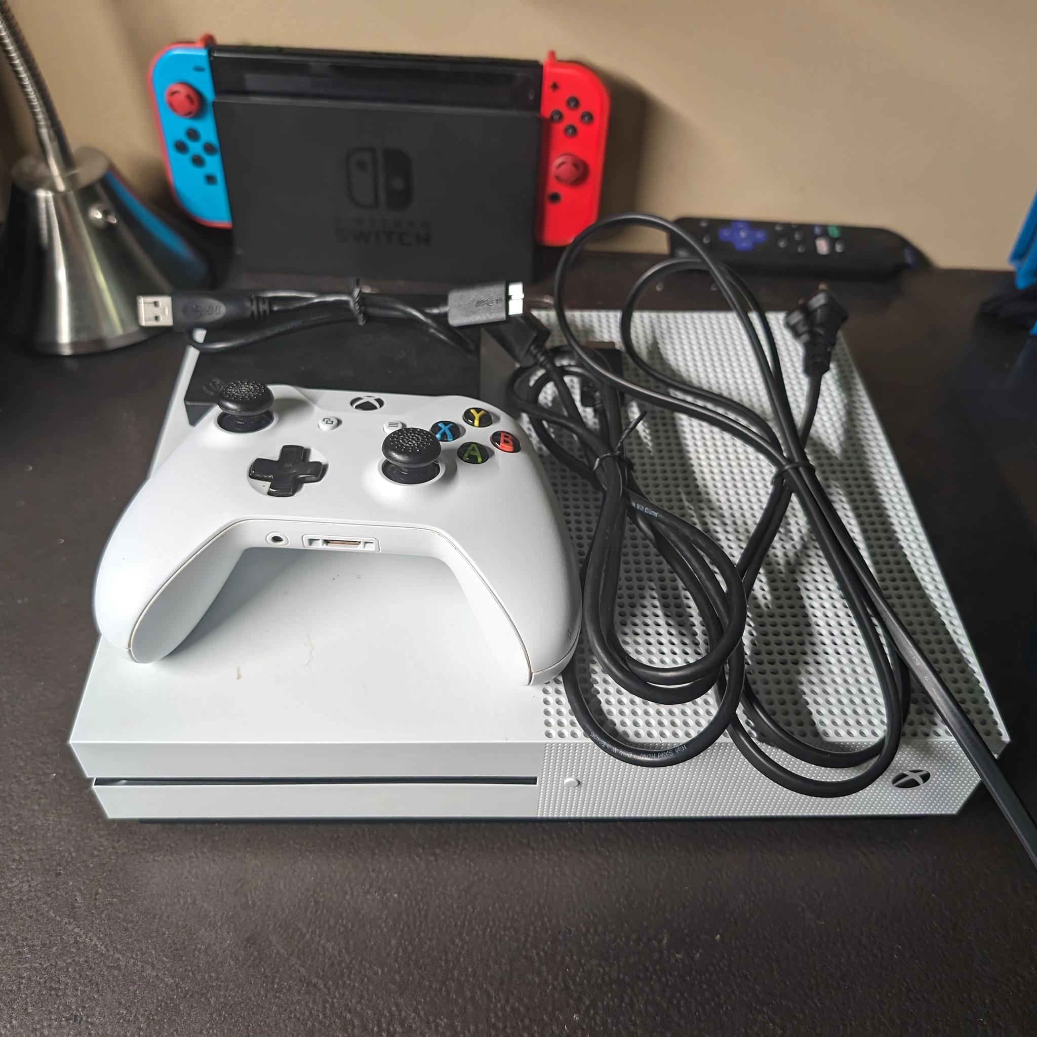 [Used] Xbox One S bundled with 17 games and a 2TB External drive.