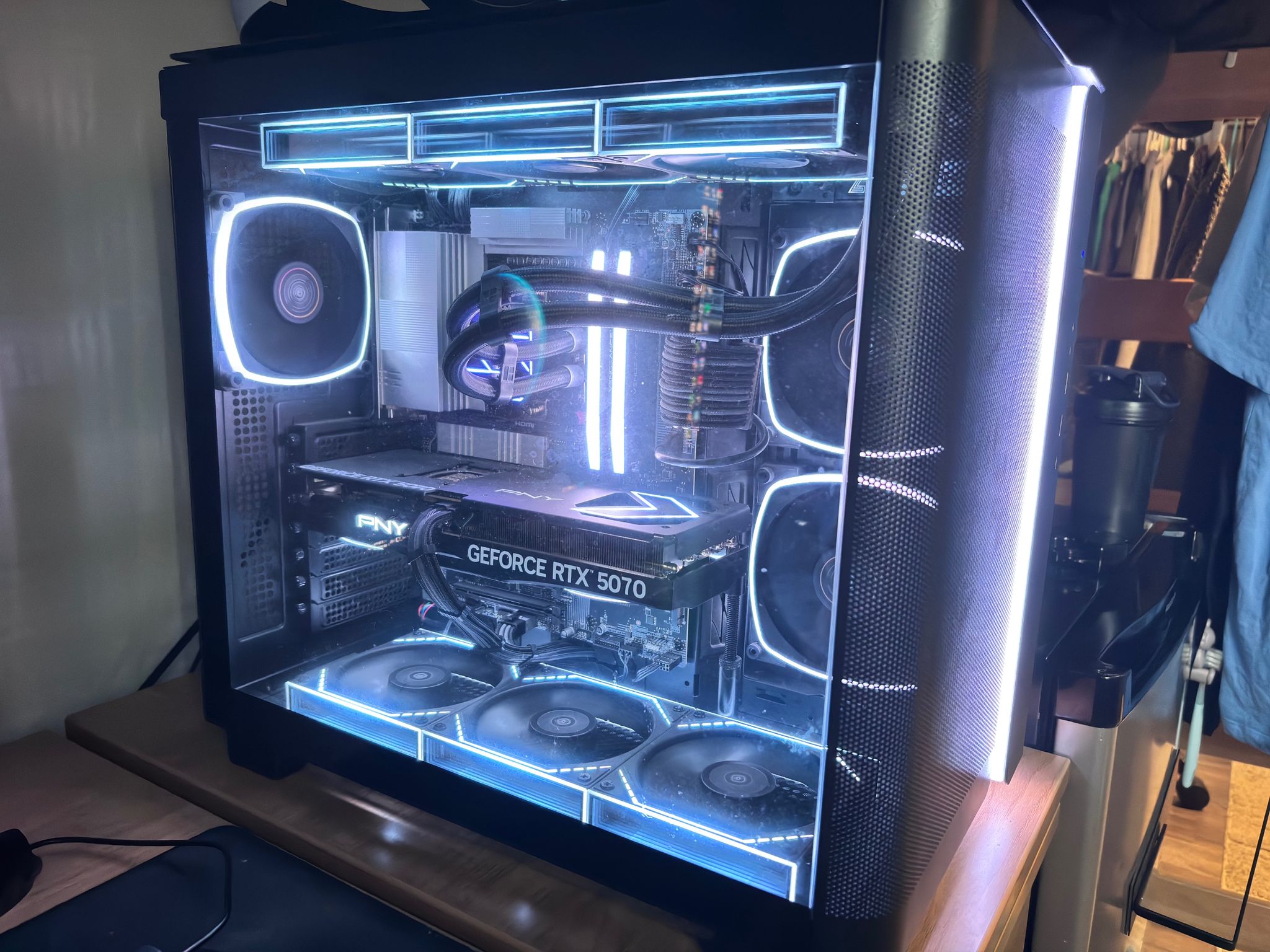 GeForce RTX 5070 Custom Gaming PC - Ryzen 5 9600X, 32GB RAM, 1TB NVMe SSD