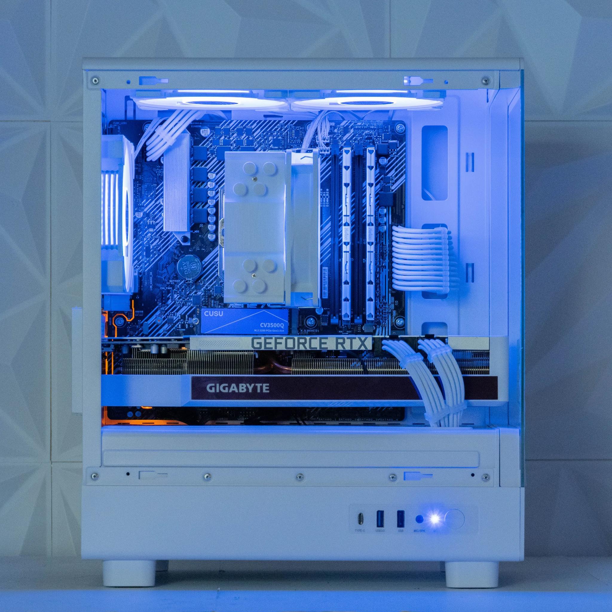 ⛄️ Snowy Spirit | Ryzen 5 5600X / RTX 3070 Ti / 32GB RAM / 1TB NVMe Gaming PC ⛄️