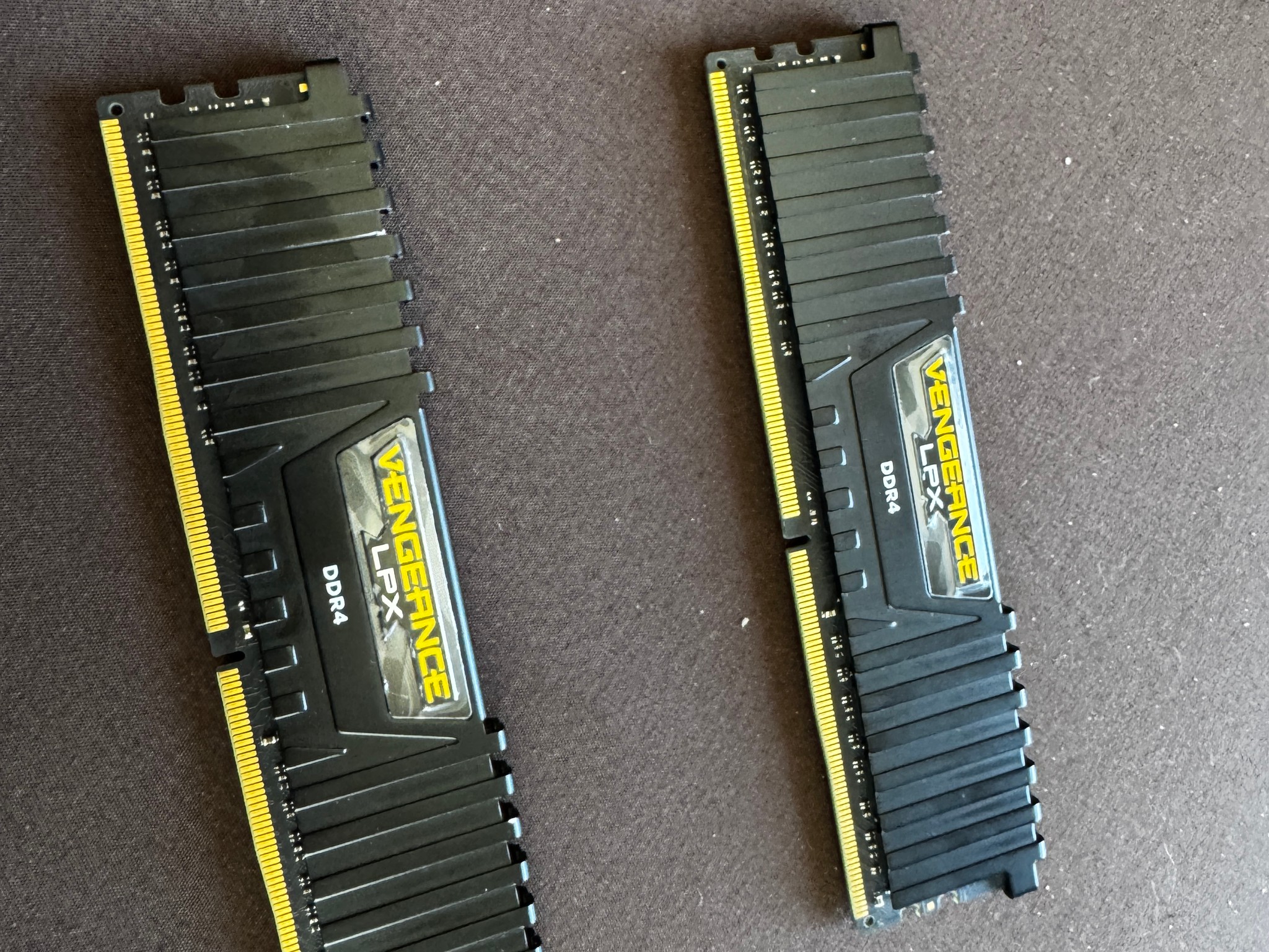 Corsair Vengeance LPX DDR4 RAM kit - 32gb (2x16) 3200mHz - USED/GREAT