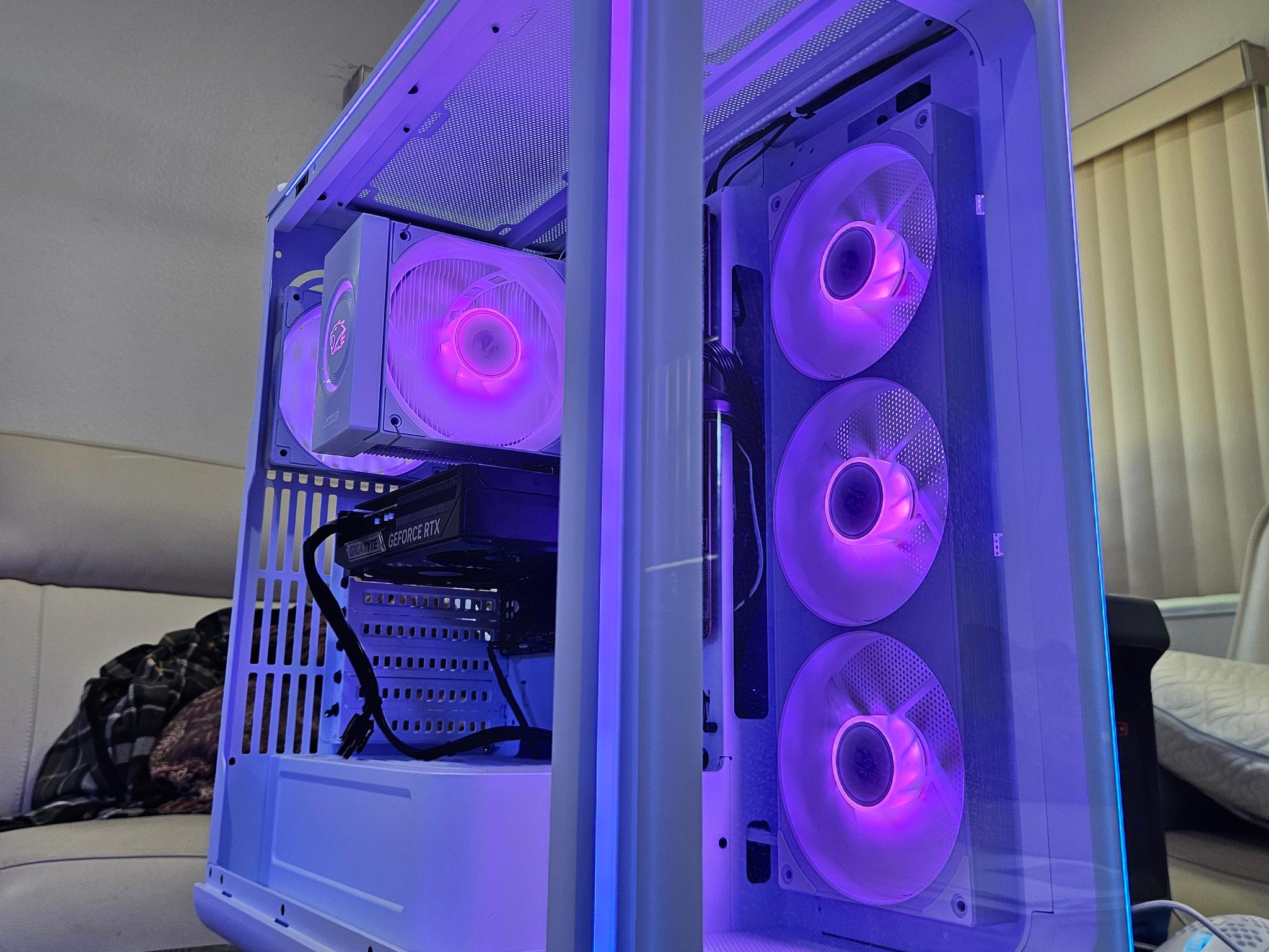 RTX 5060 Ti Gaming PC • Ryzen 5 8400F • 1TB M.2 • 16GB DDR5 • IBuyPowerPc • B650M • White
