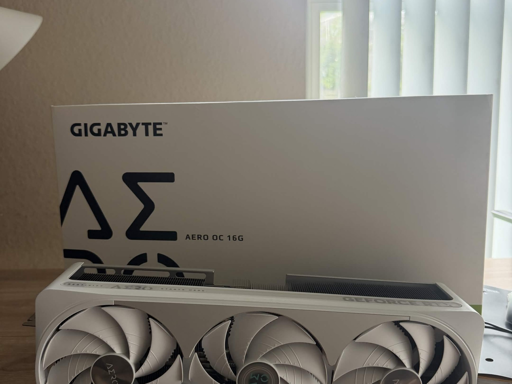 Gigabyte 5070 ti aero oc