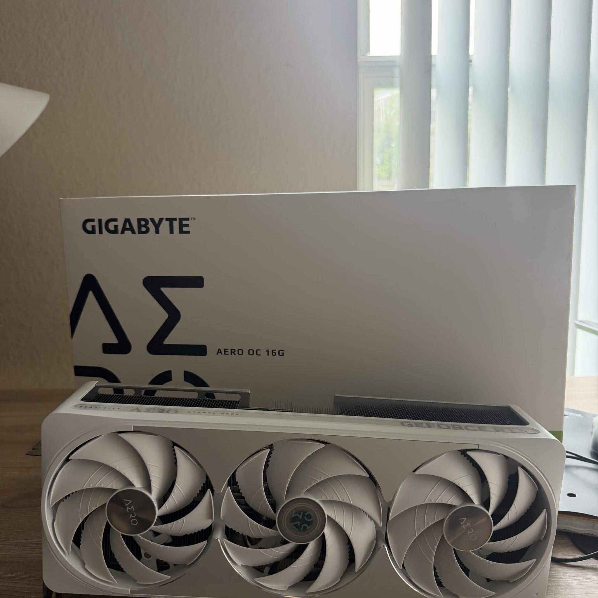 Gigabyte 5070 ti aero oc