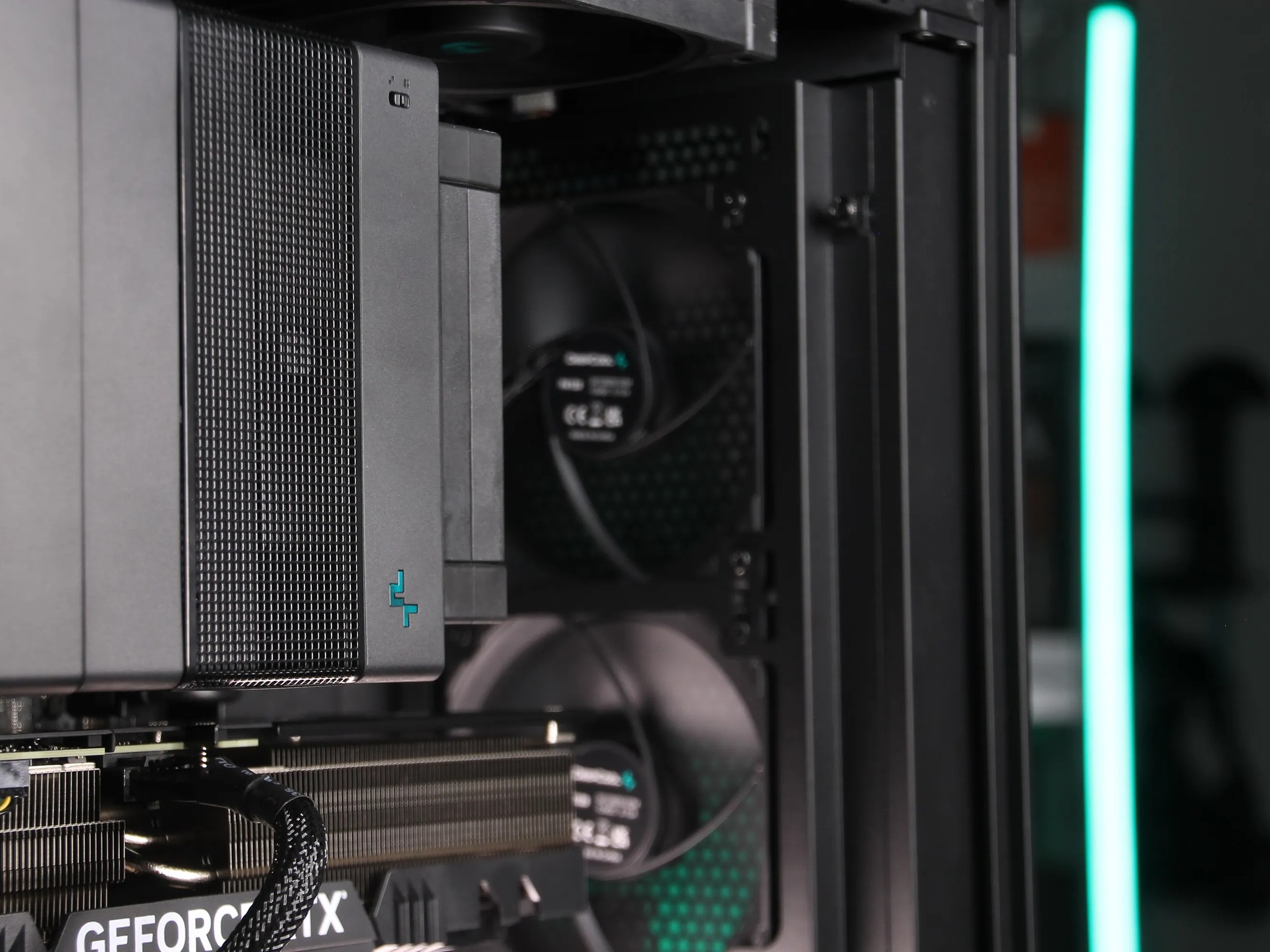 comm.004 // Ryzen 7 7800X3D, RTX 4070 Ti SUPER // High-End Gaming PC