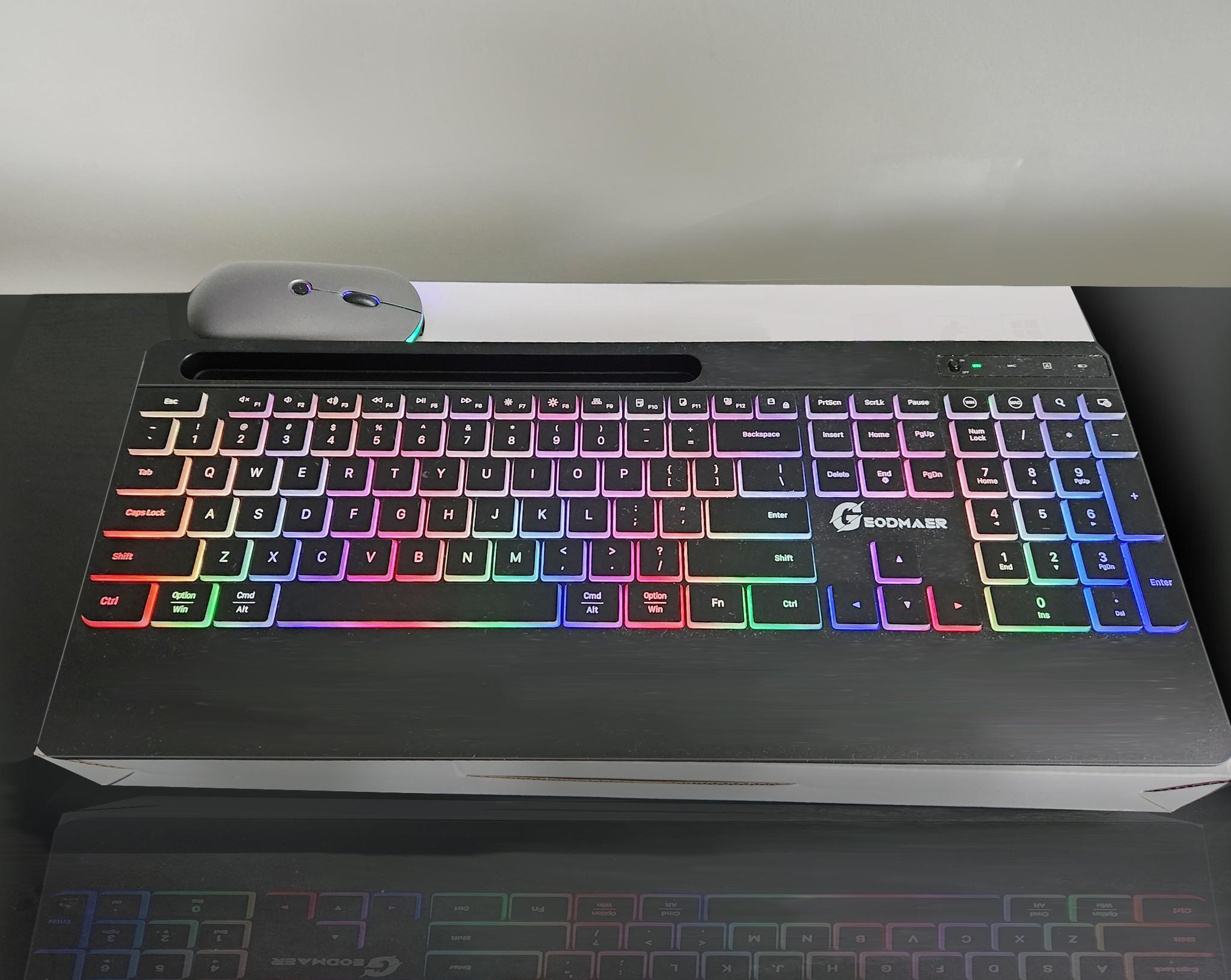 GEODMAER Wireless Keyboard and Mouse Combo with Phone Holder, Wrist Rest, Silent