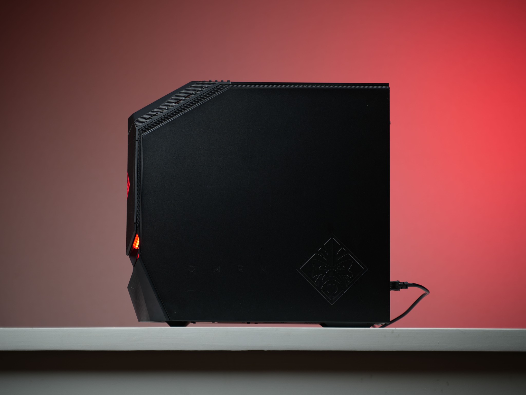 “Omenform 3” GTX 1080 Intel Core i7 8700K 16GB 1.3TB Windows 11 Gaming PC Powerhouse