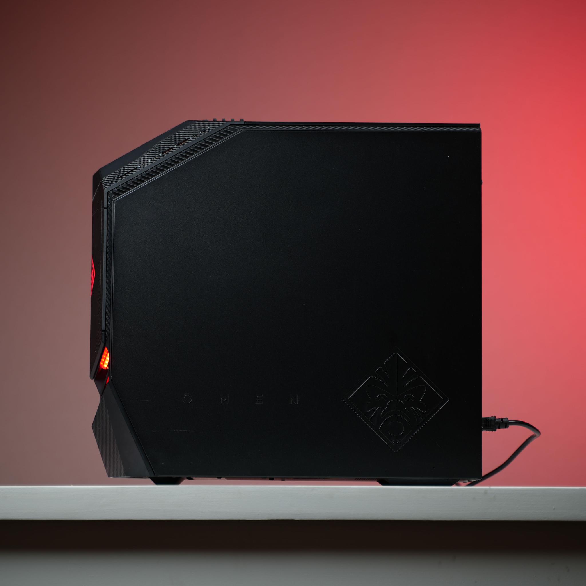 “Omenform 3” GTX 1080 Intel Core i7 8700K 16GB 1.3TB Windows 11 Gaming PC Powerhouse