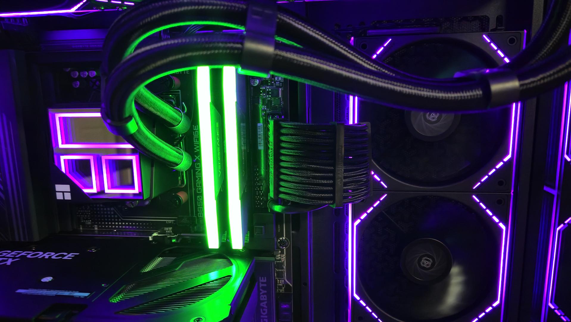 7800X3D - RTX 5060 Ti 16GB - 32GB DDR5 6000 - 2TB Gen4 NVMe - Corsair RM750e - Custom