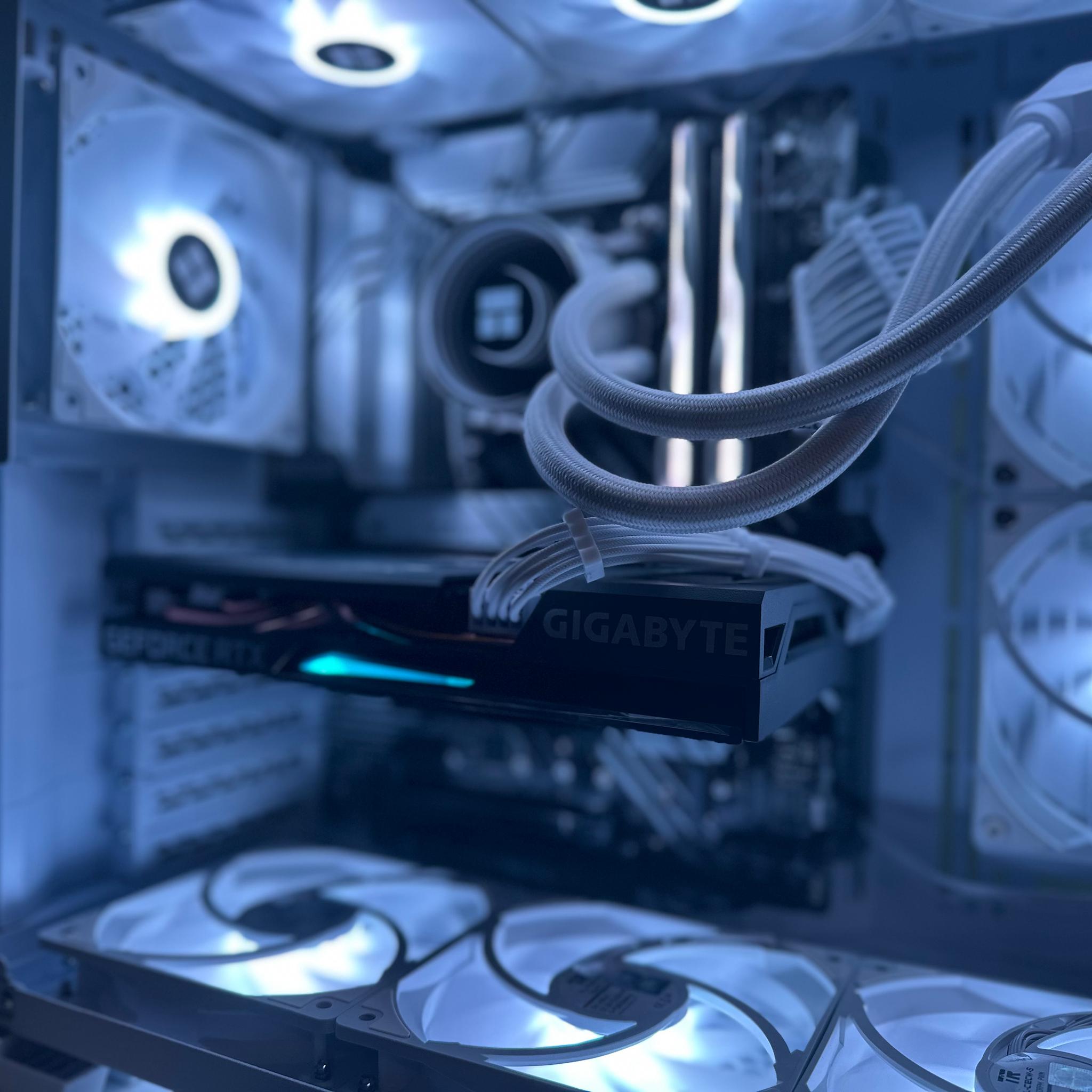 ❄️Icebox❄️ RTX 3060 | i3 13100 | 32GB DDR5