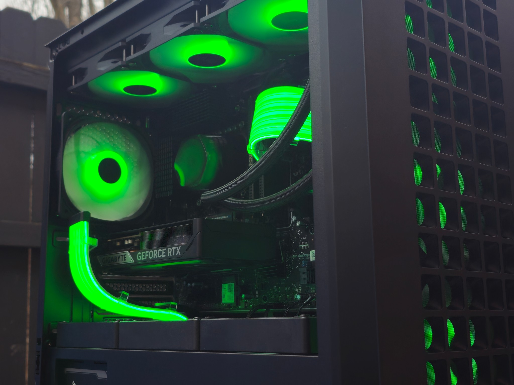 🌃 Nvidia 5060 Ti 16GB • Intel 245KF • 32GB DDR5 RAM • 1TB SSD • Wi-Fi • Plug n' Play Gaming PC