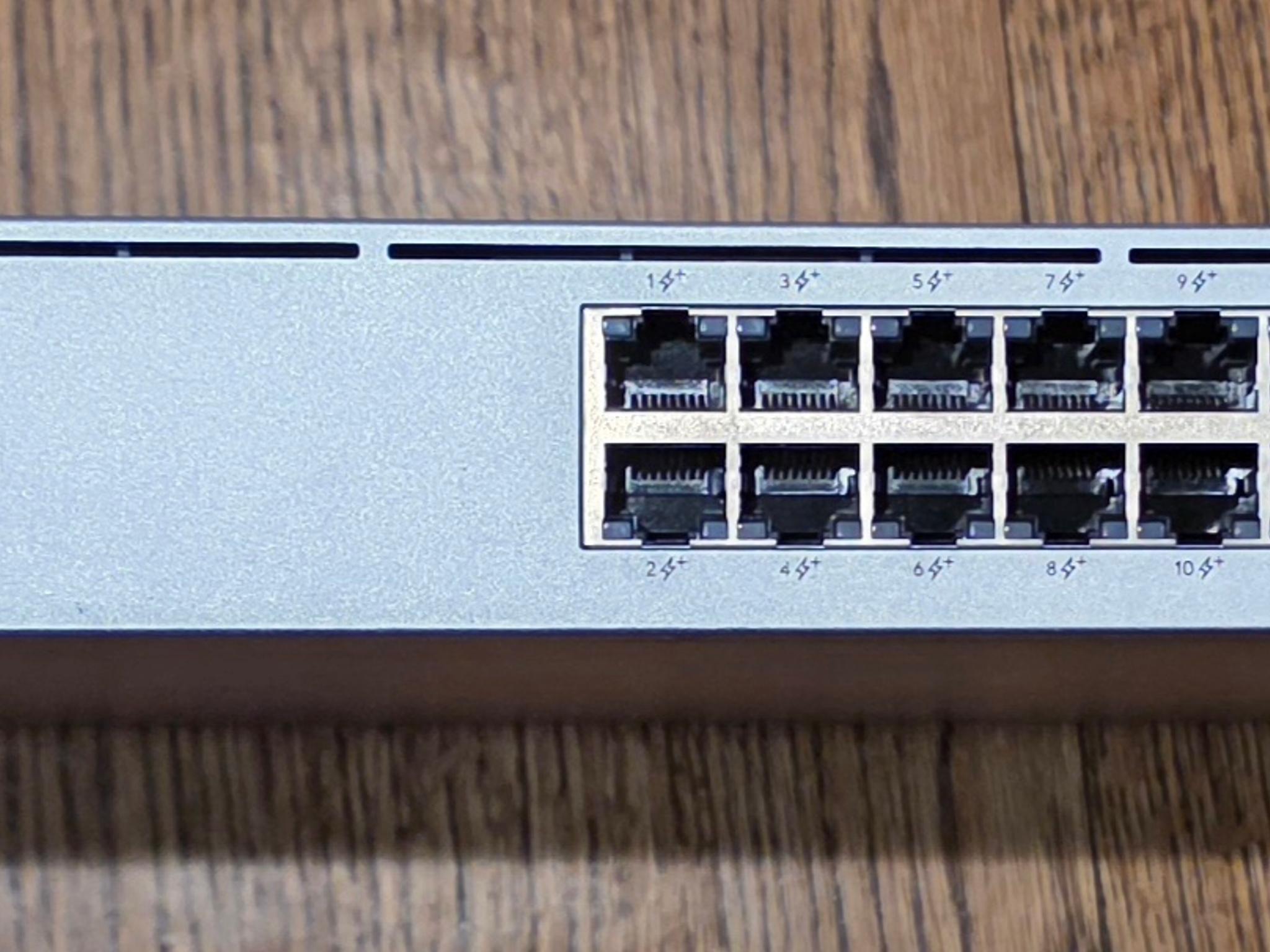 Ubiquiti UniFi USW-24-PoE 24-Port Managed PoE Switch – Rack Mount