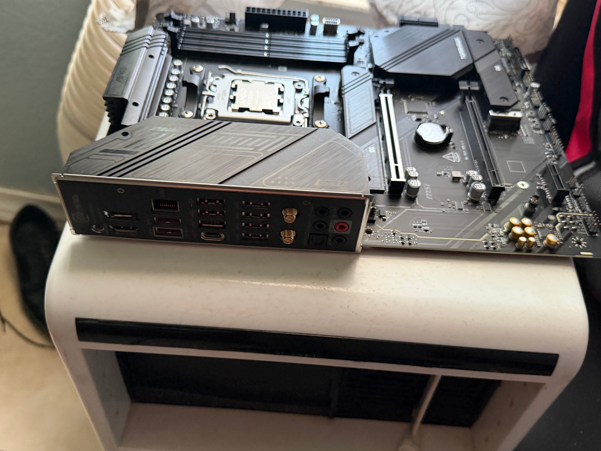 Msi b650 Tomahawk WiFi with Ryzen 5