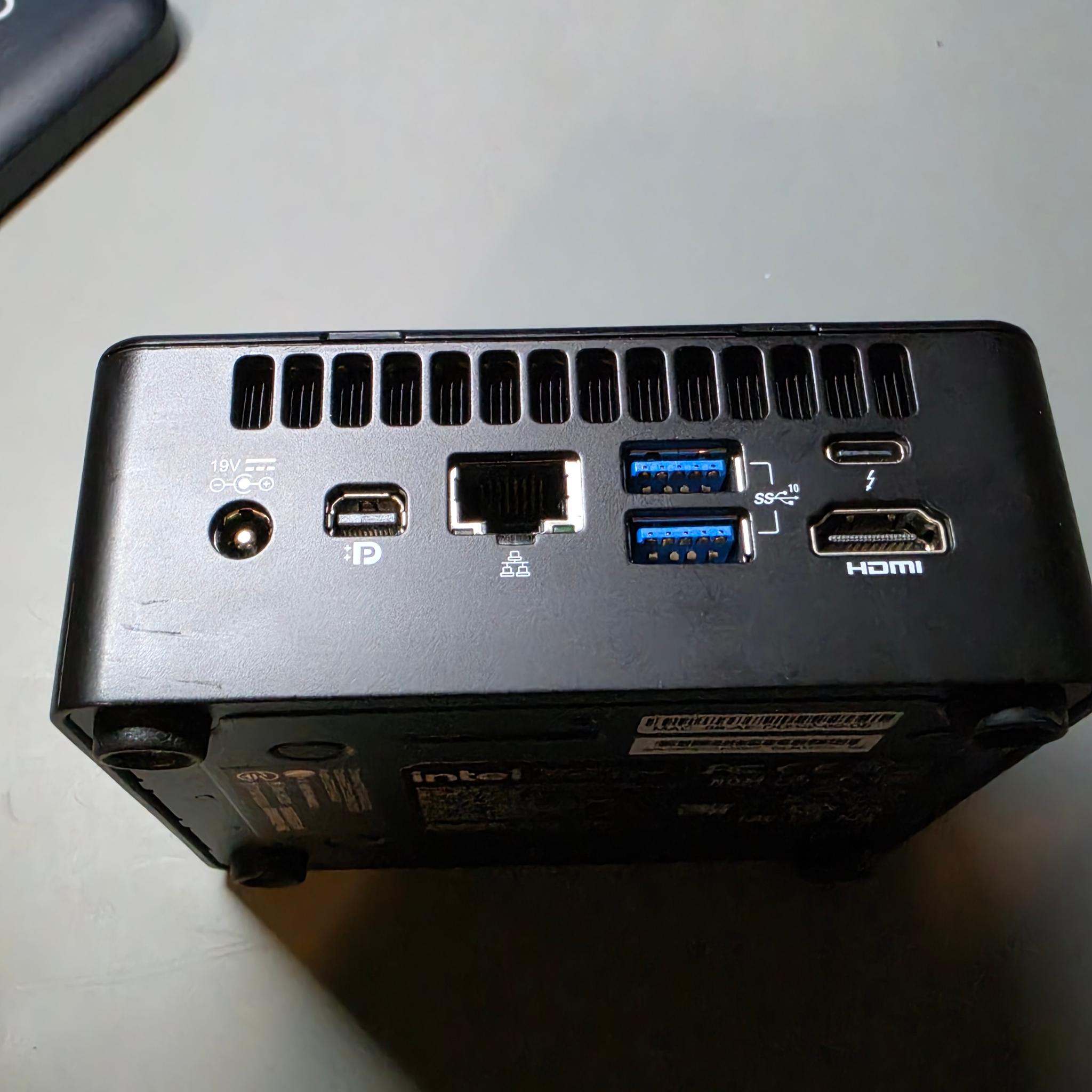 Intel NUC SWNUC11PAHi700 i7 1165G7 + 32gb DDR4 + 512gb ssd + PCIE 5.0 GPU Dock