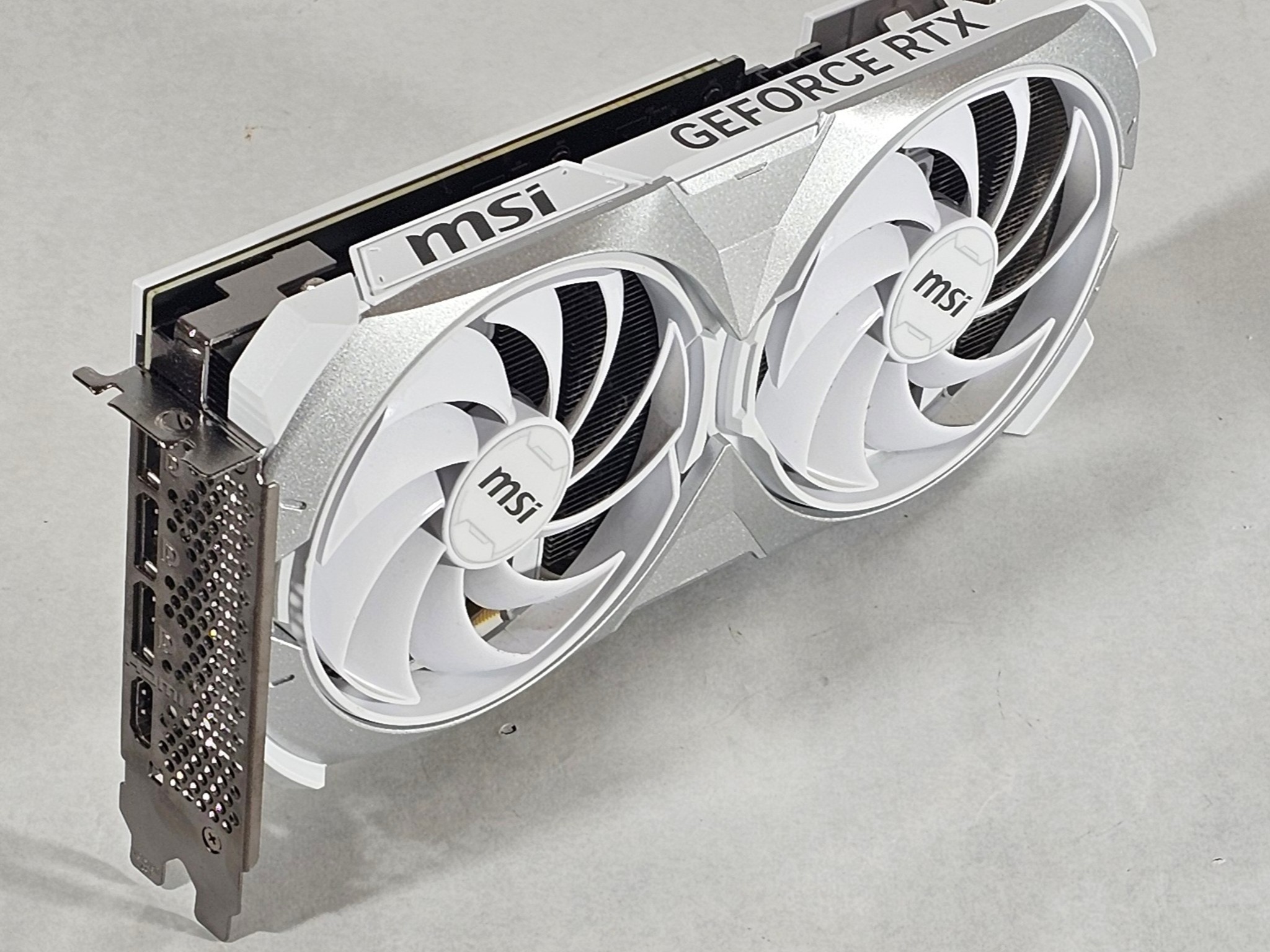 RTX 4070 WHITE MSI 12GB