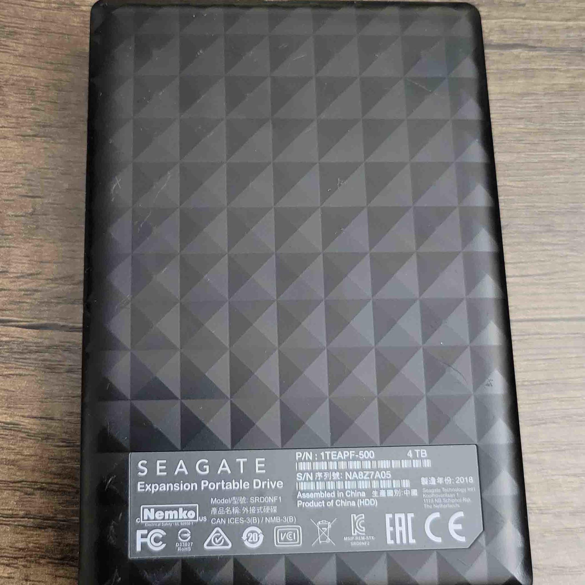 Seagate Expansion Portable 4TB External Hard Drive Desktop HDD – USB 3.0 for desktop/laptop/PS/etc.