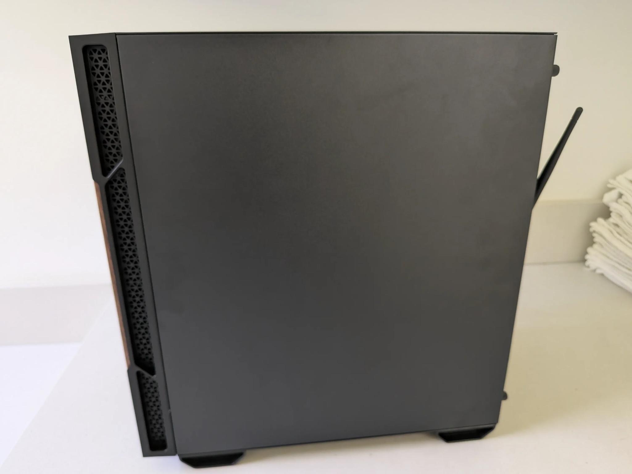 Walnut Wood RX 9070 PC - Intel Core i5 13th Gen, AMD Radeon RX 9070, 32 GB RAM, 4 TB SSD